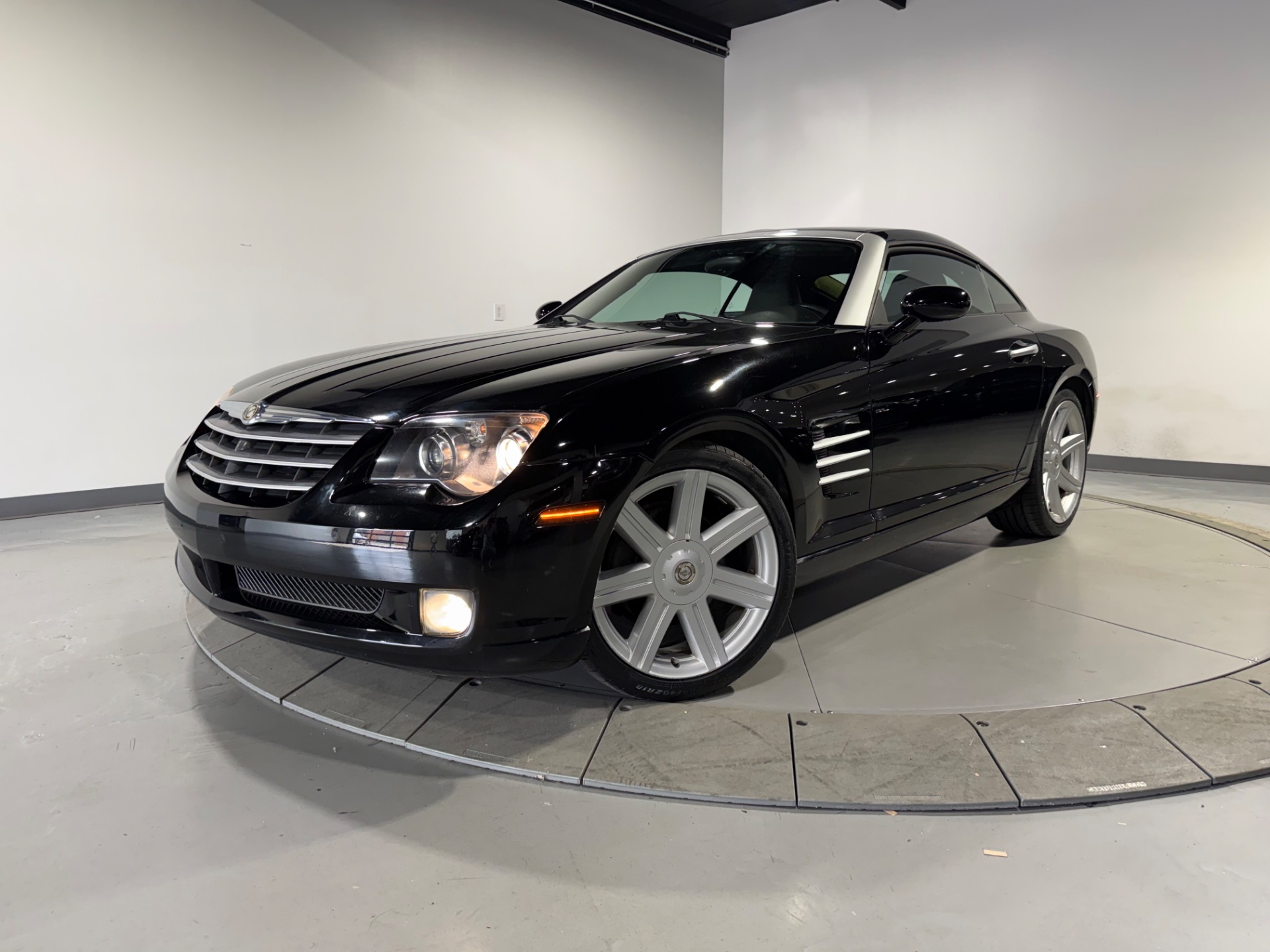 Black Clearcoat 2005 Chrysler Crossfire Convertible Rear-Wheel Drive 5-Speed Automatic