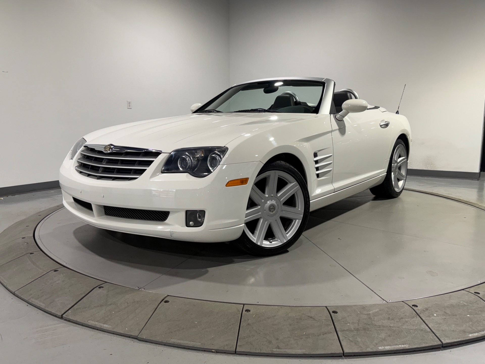 Alabaster Clearcoat 2006 Chrysler Crossfire Convertible Rear-Wheel Drive