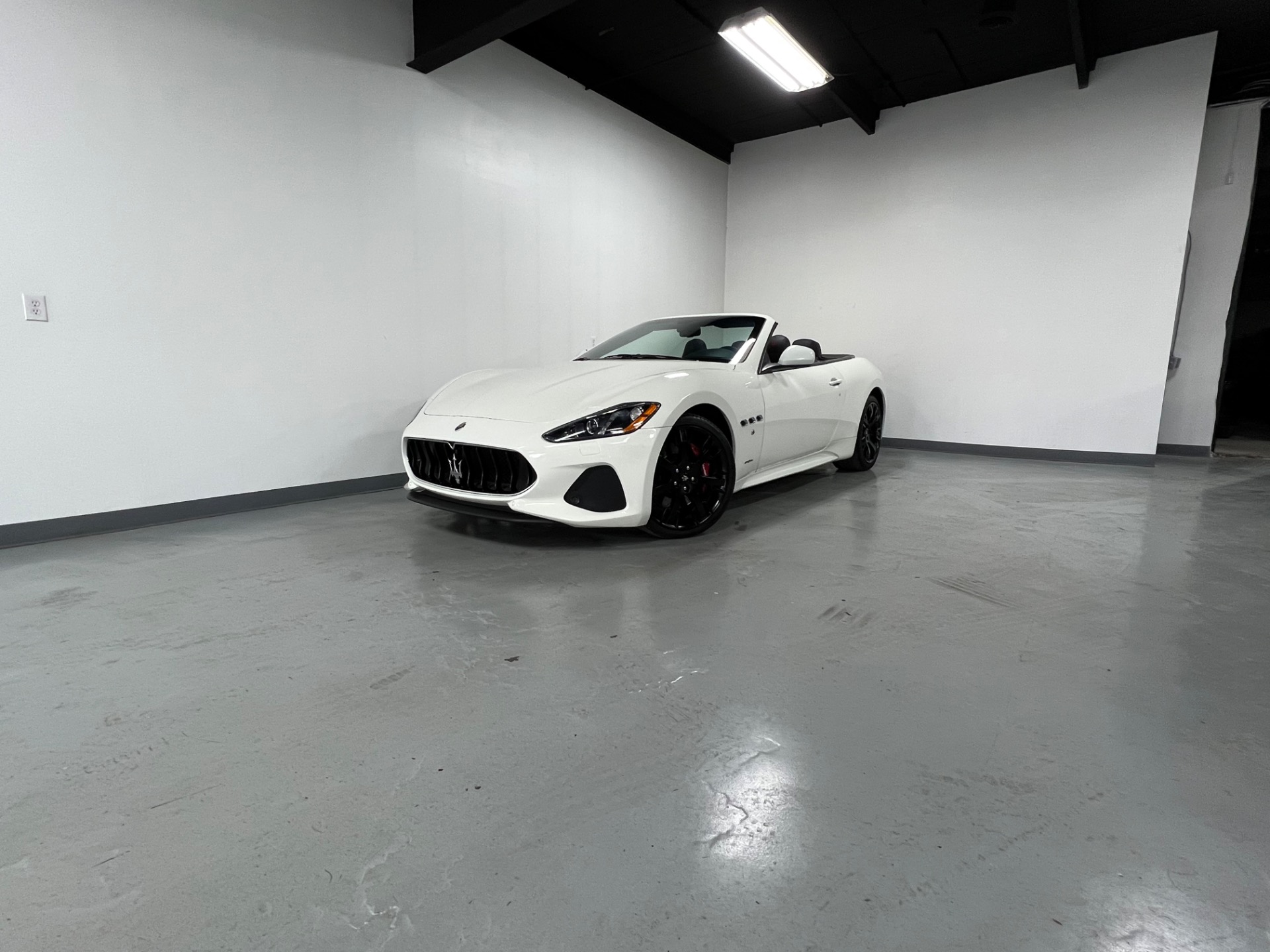 Used 2018 Bianco Fuji Pearlescent Maserati GranTurismo SPORT
