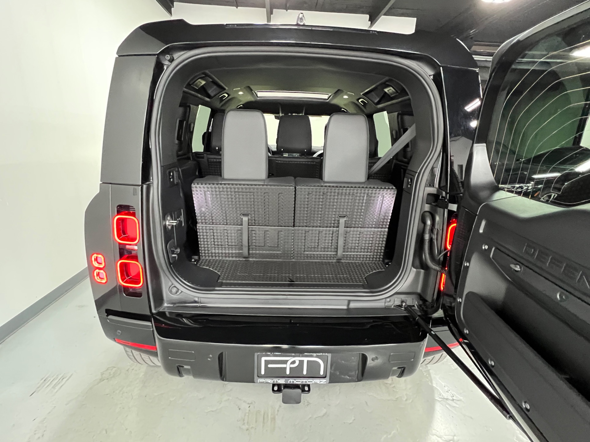 Trunk Ledge Kit | LAND ROVER DEFENDER 110 XS EDITION 2022 Trunk Ledge Kit | LAND ROVER DEFENDER 110 XS EDITION 2022