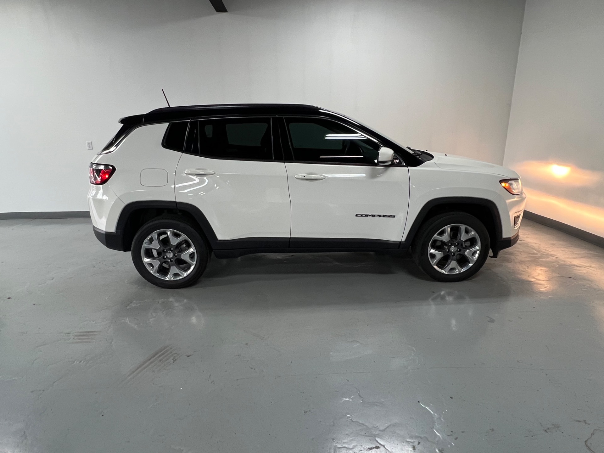 Used 2019 White Clear Coat Jeep Compass LIMITED 4X4 SUV Limited 