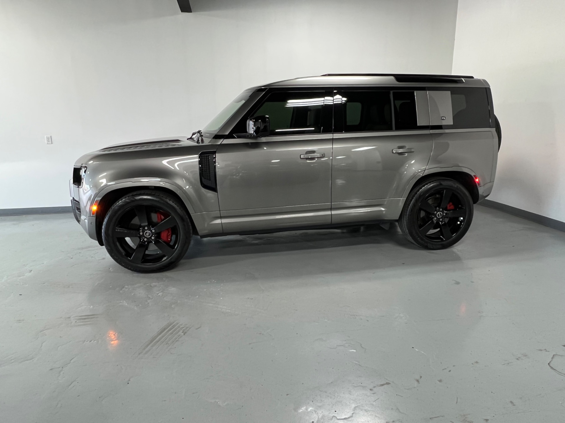 Land Rover Defender 2022 4 Door