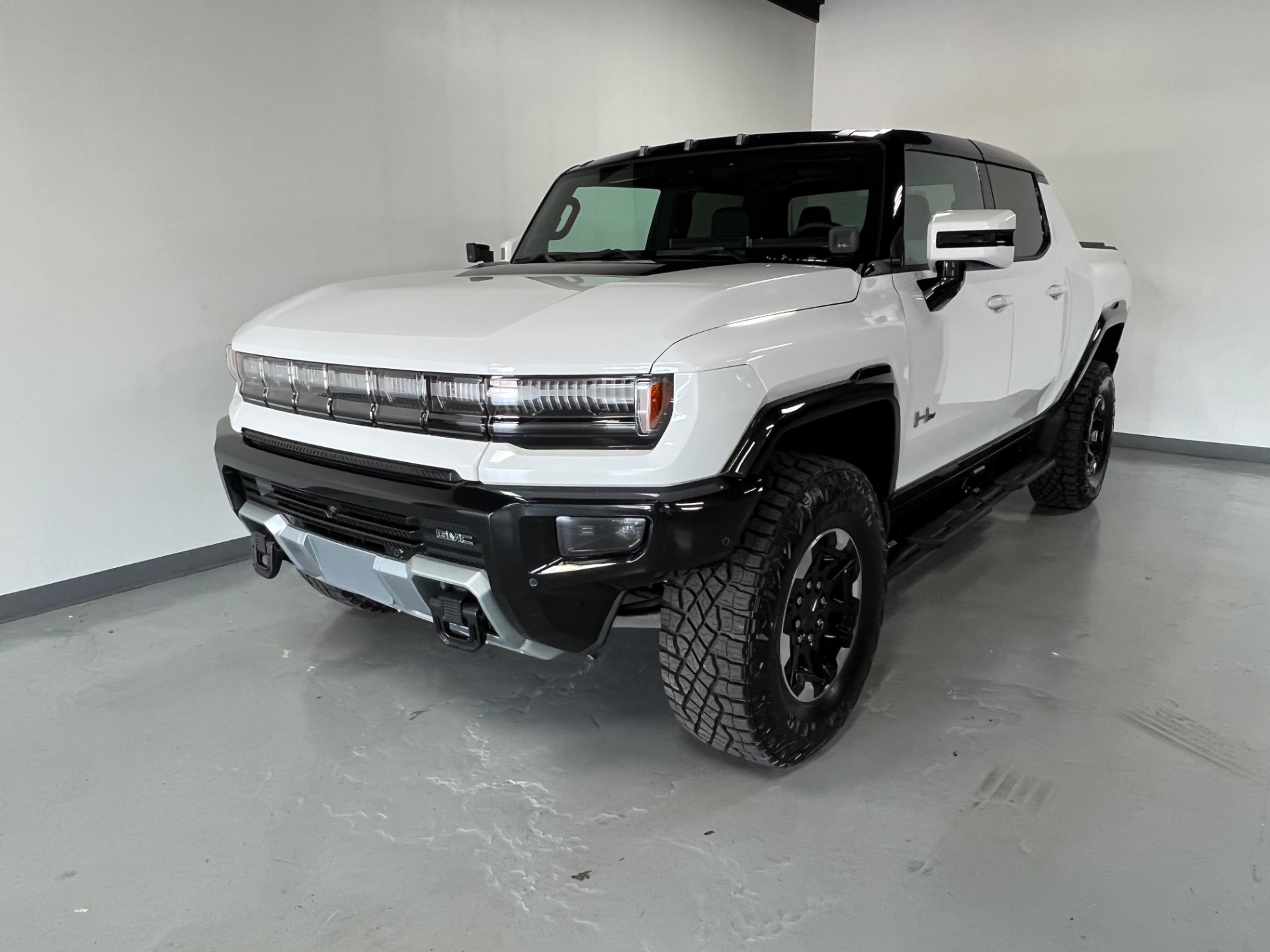 Used 2022 Interstellar White GMC HUMMER EV EDITION 1 4DR CREW CAB