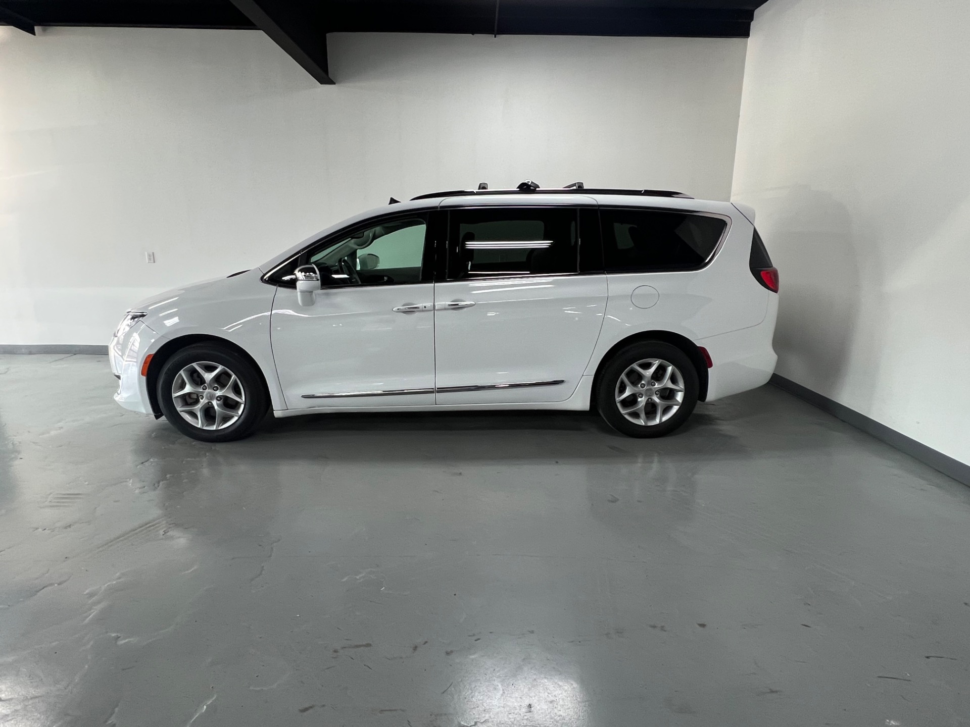 8 passenger pacifica for sale cheap