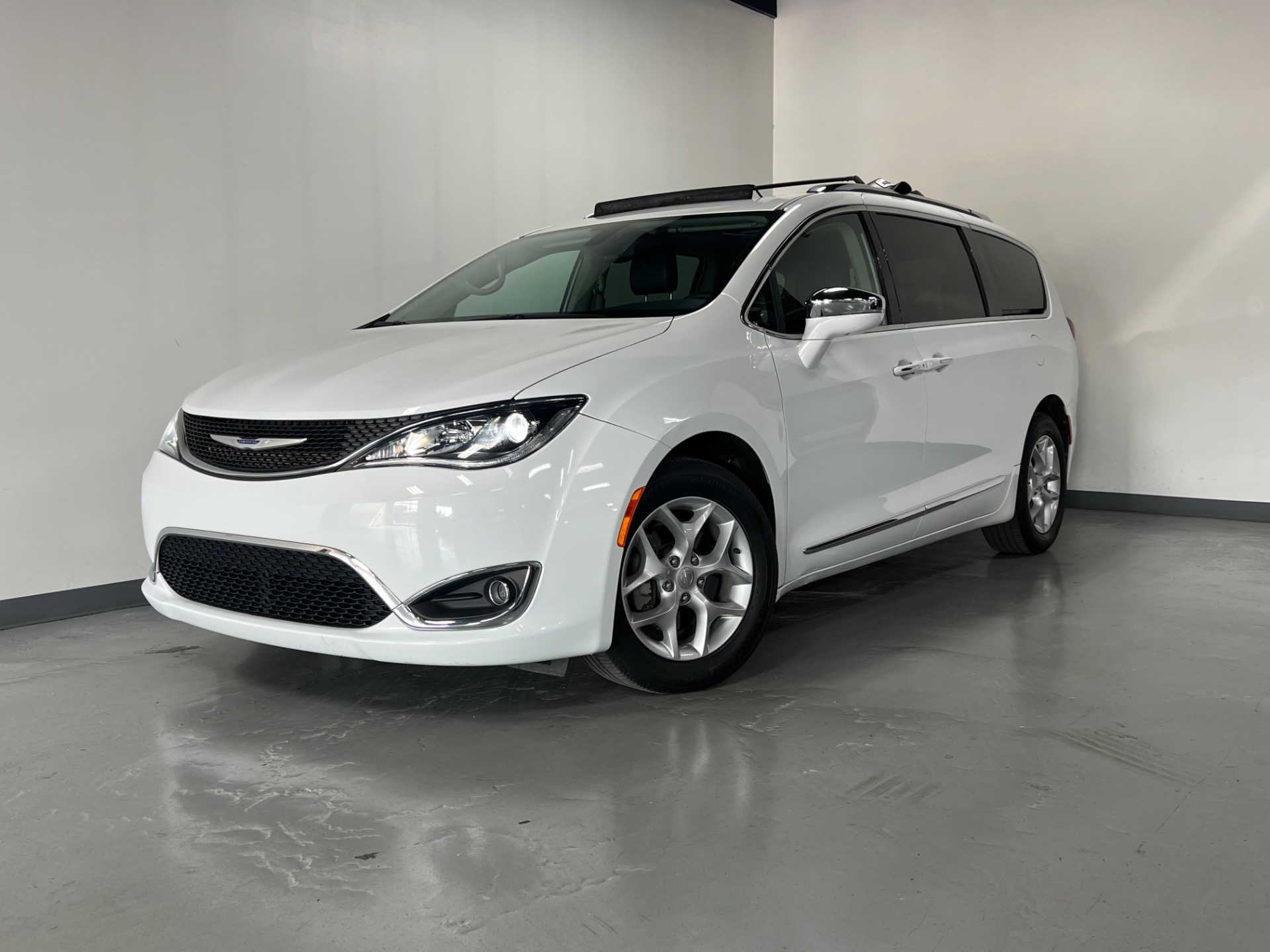 8 passenger pacifica for sale 2025