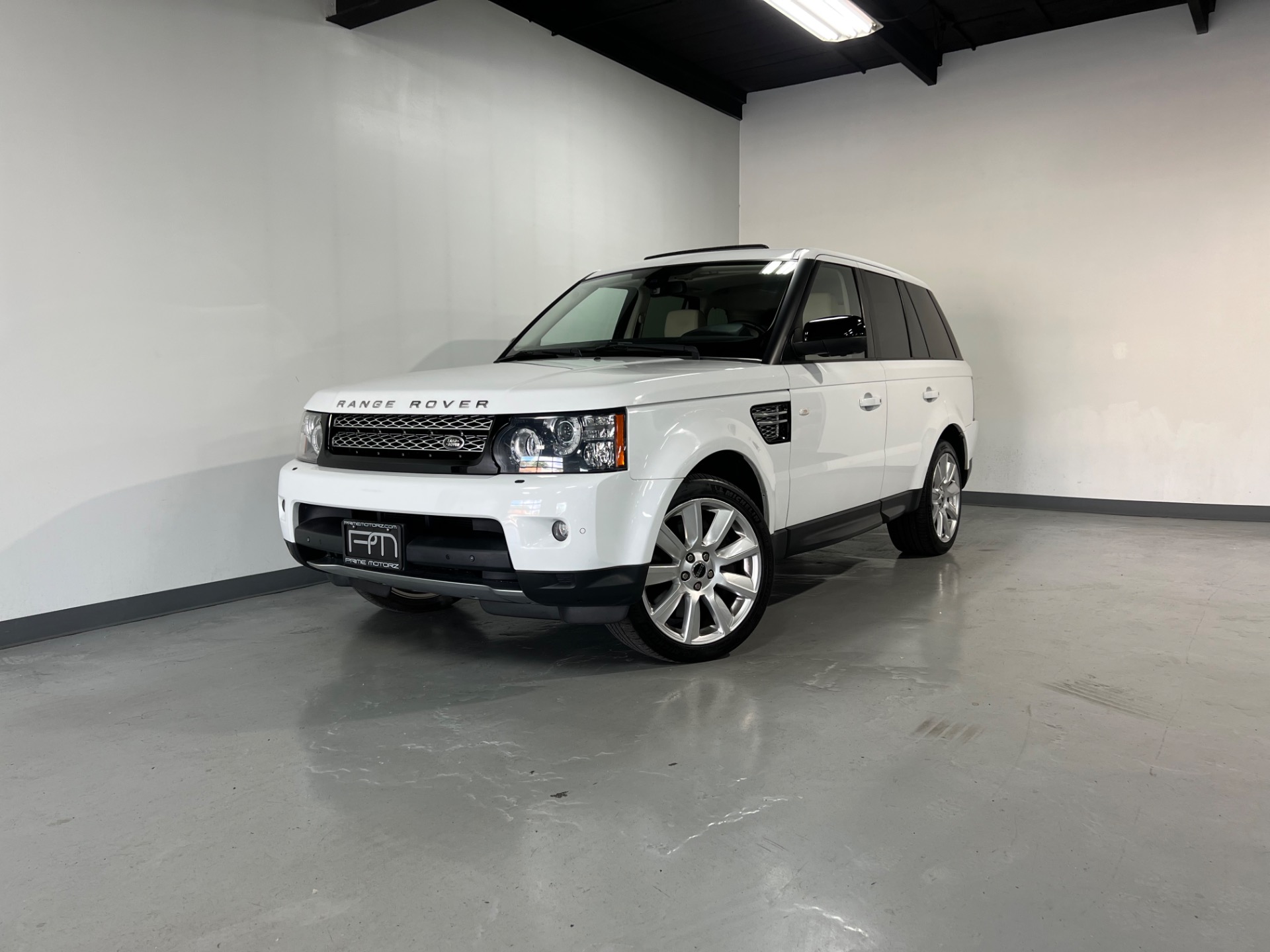 Used 2012 Fuji White Land Rover Range Rover Sport V8 SC HSE 4x4