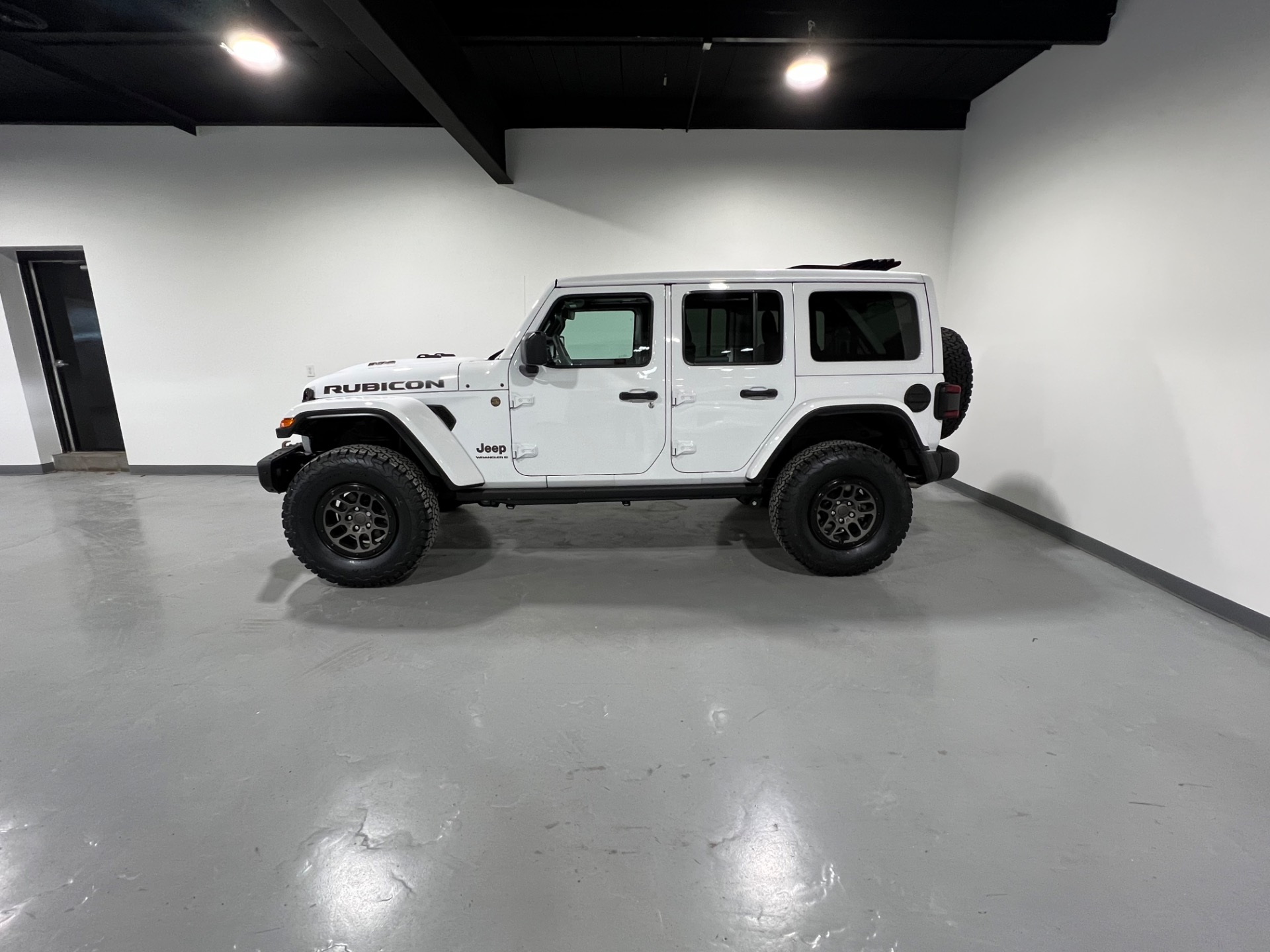 Used 2023 Bright White Clear Coat Jeep Wrangler Unlimited