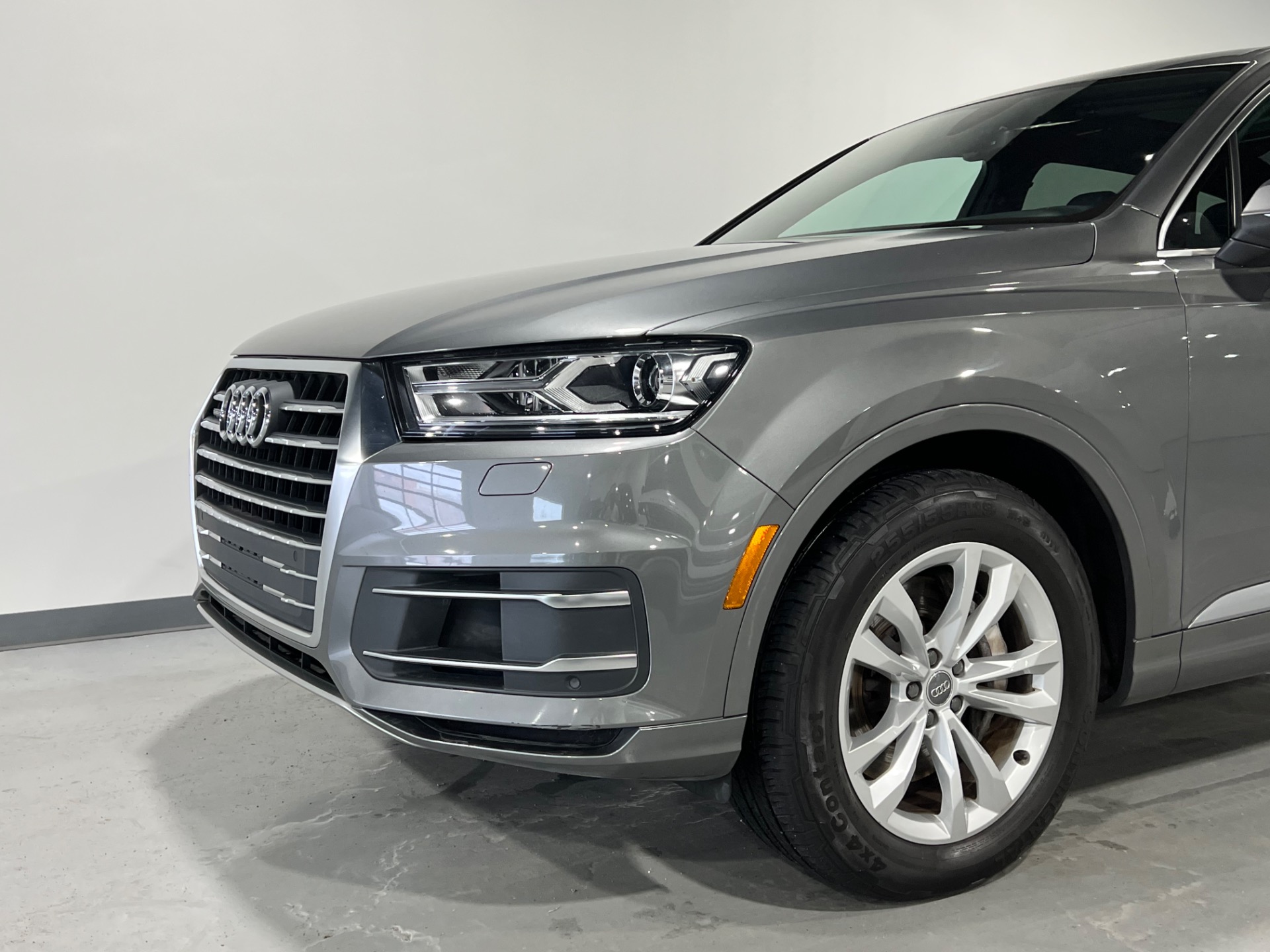 Used 2017 Graphite Gray Metallic Audi Q7 3.0t premium quattro awd