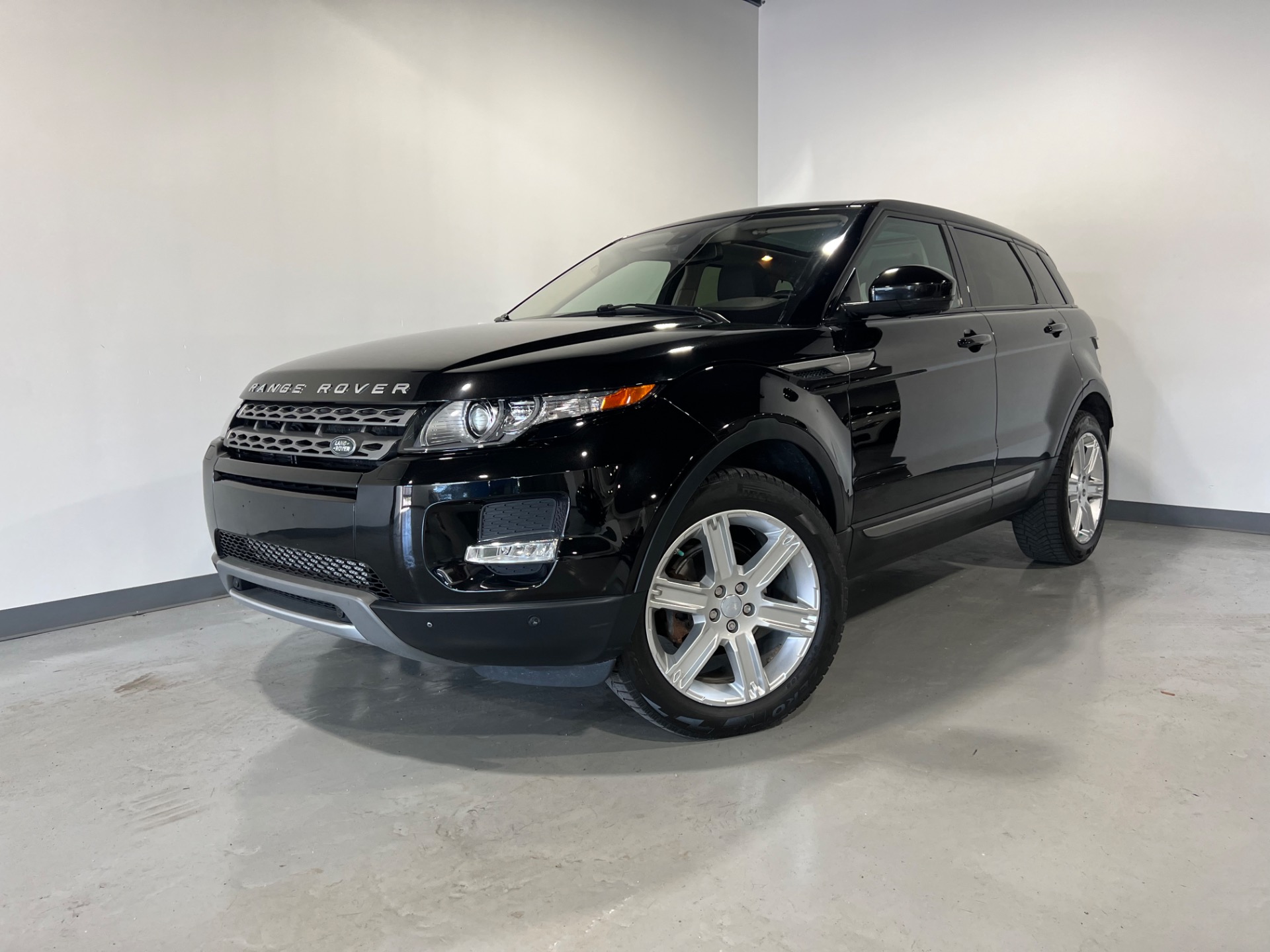 Range Rover Evoque Black 4 Door