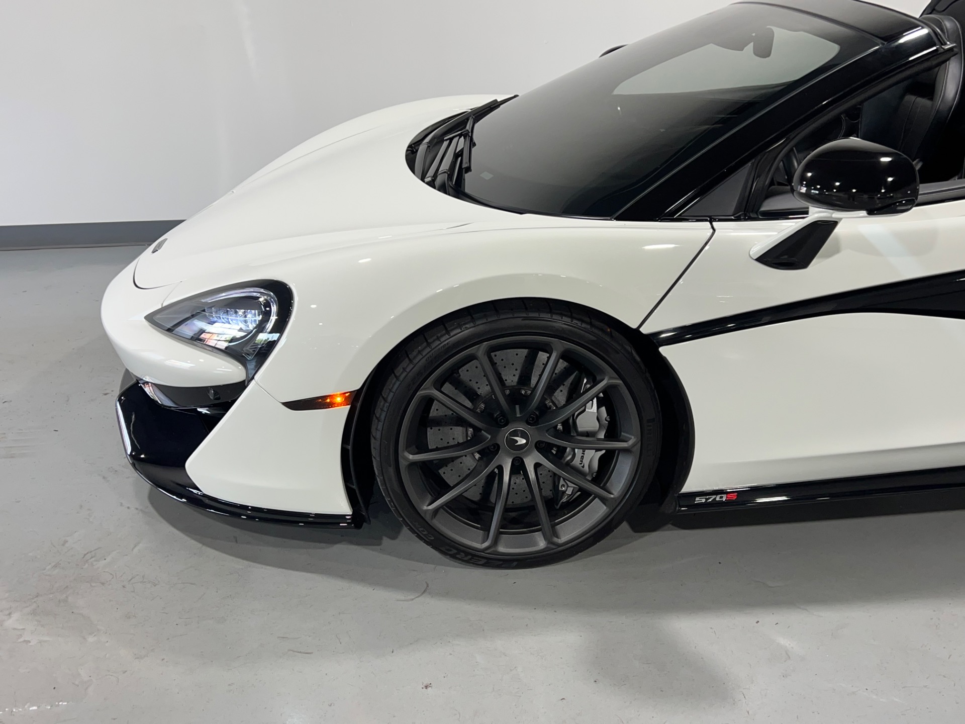 Used 2020 WHITE McLaren 570S Spider 2DR CONVERTIBLE For Sale (Sold
