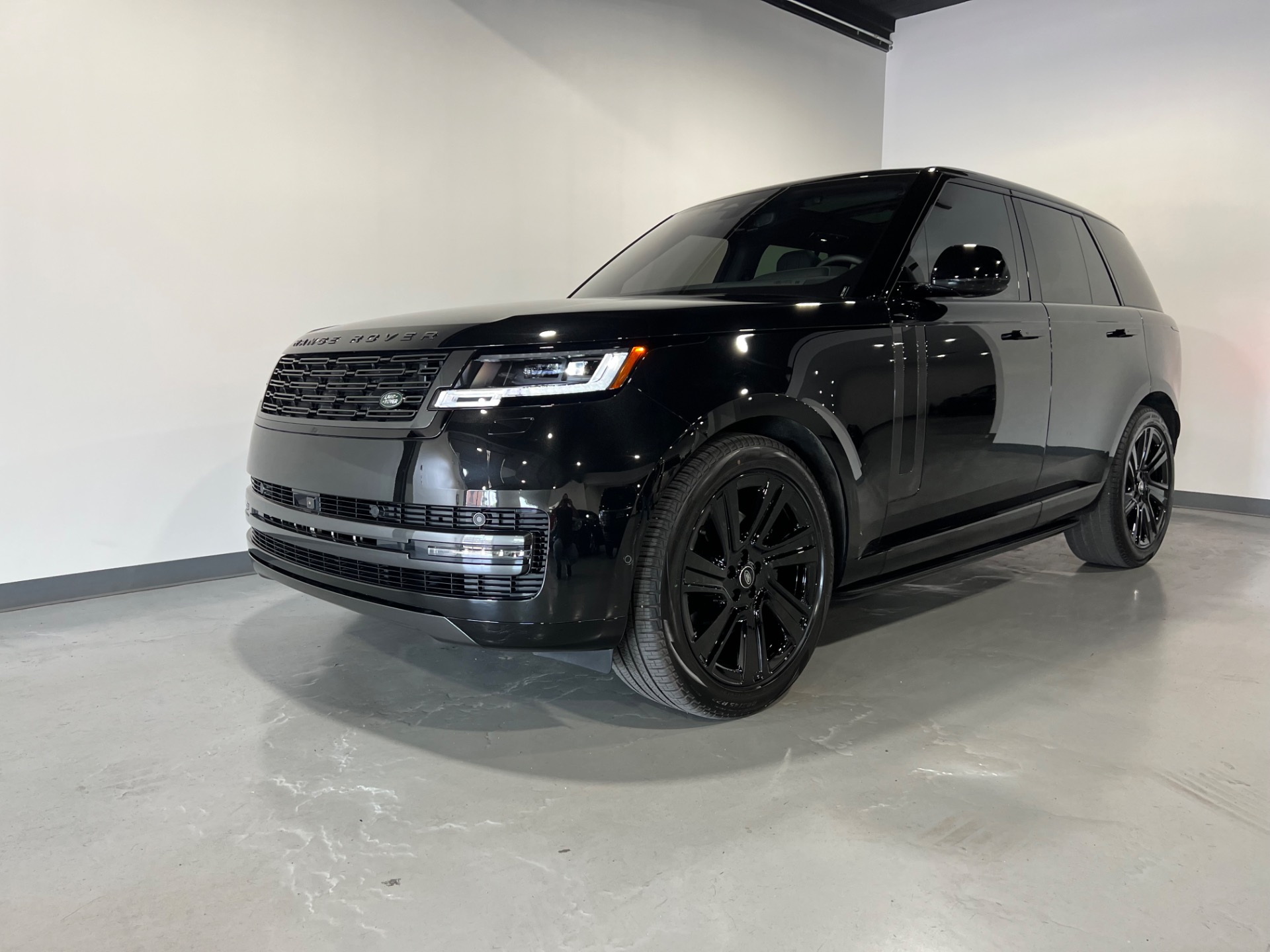 Used 2023 Santorini Black Metallic Land Rover Range Rover P400 SE