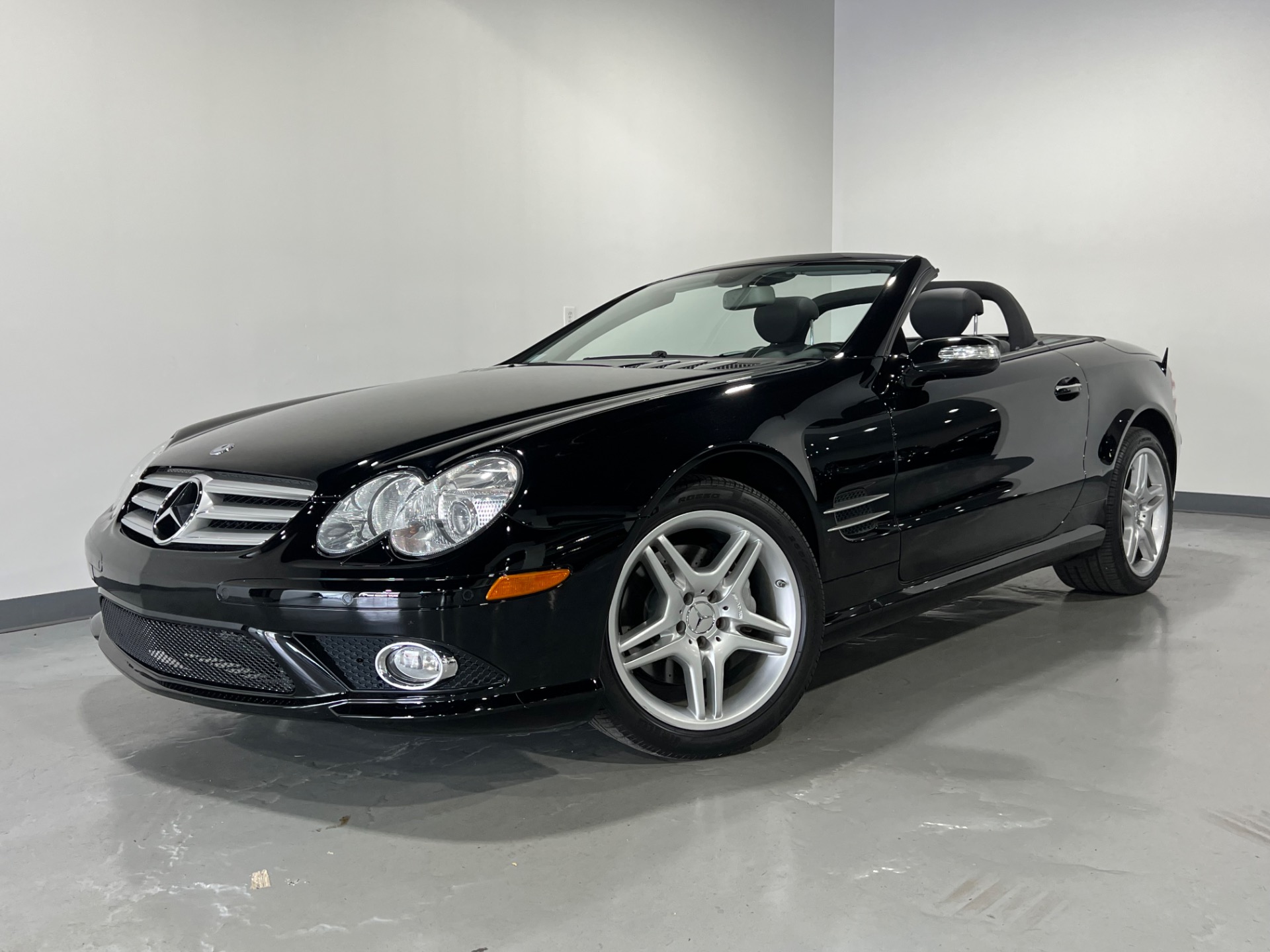 Used 2008 Black Mercedes-Benz SL-Class SL 550 For Sale (Sold