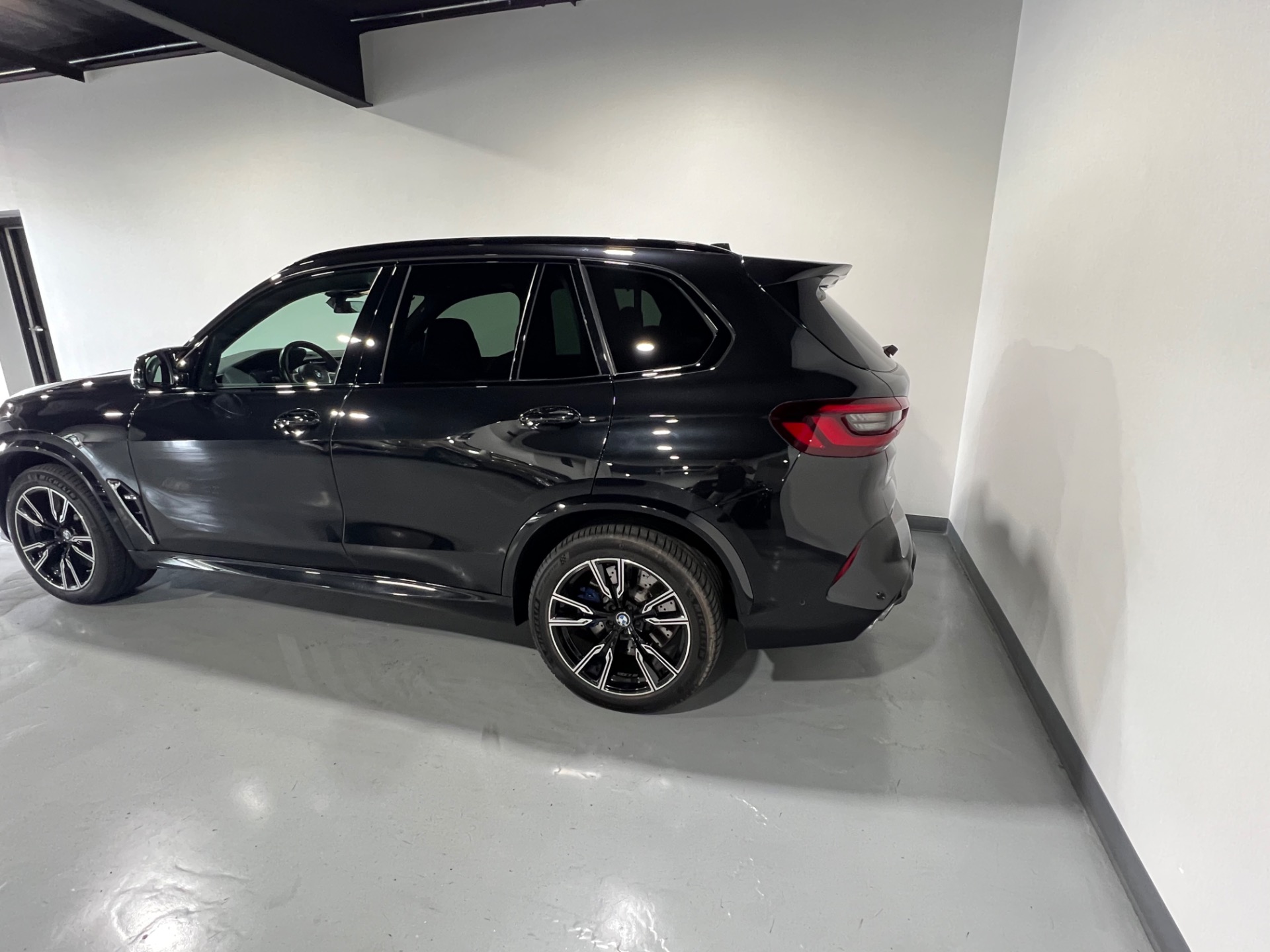 Used 2021 Black Sapphire Metallic BMW X5 M 600hp twin turbo v8 AWD
