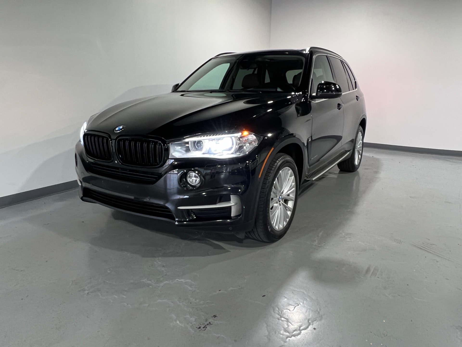 フィフィアンドロメオ　カシミヤ　ブラック　used美品　Mサイズ Used 2014 Black Sapphire Metallic BMW X5 50I XDRIVE 4DR SUV AWD