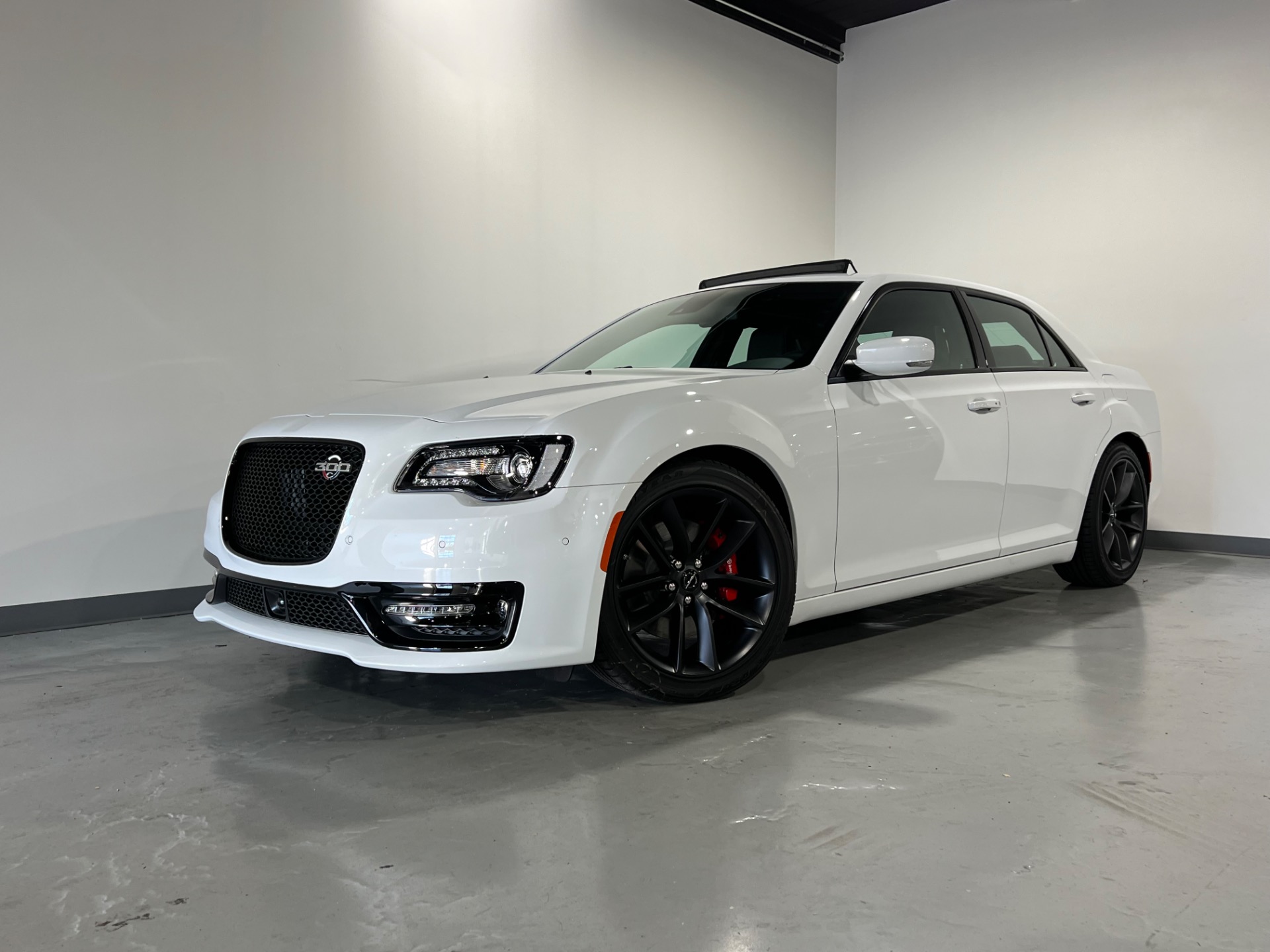 Used 2023 Bright White Clear Coat Chrysler 300 C 4DR SEDAN C For