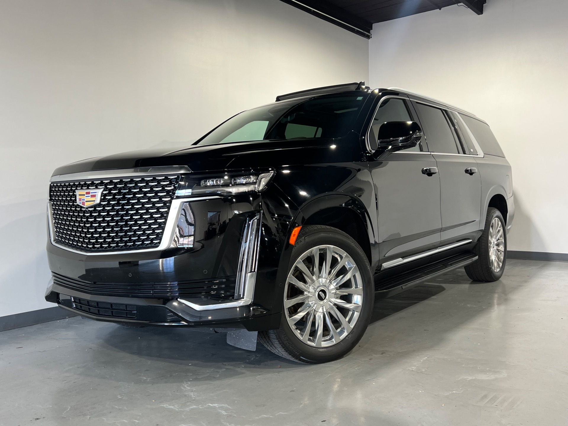 cadillac-escalade-esv-black-avtomaslopro