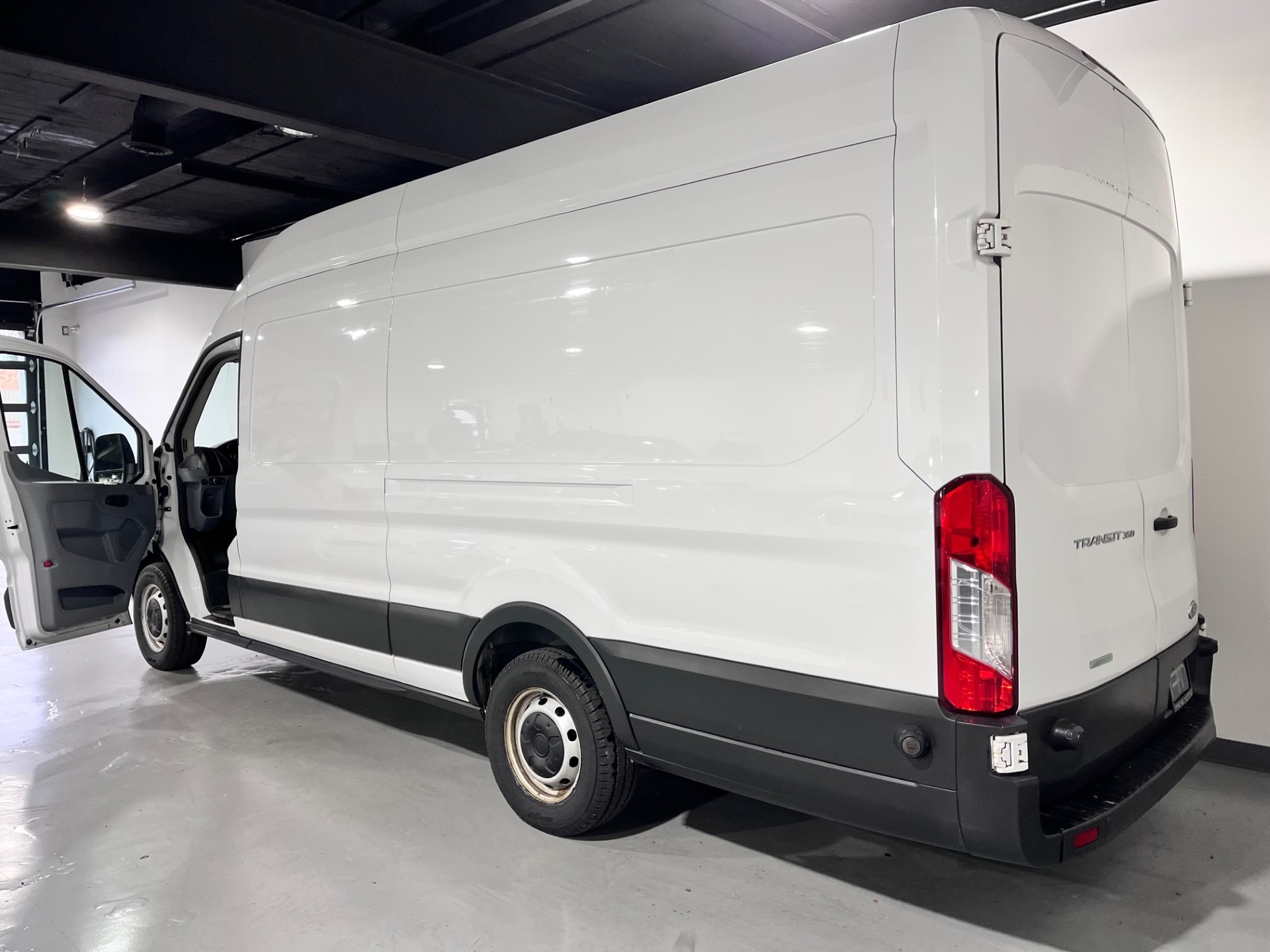 Used 2015 Oxford White Ford Transit T-350 148WB high roof V6 extended ...