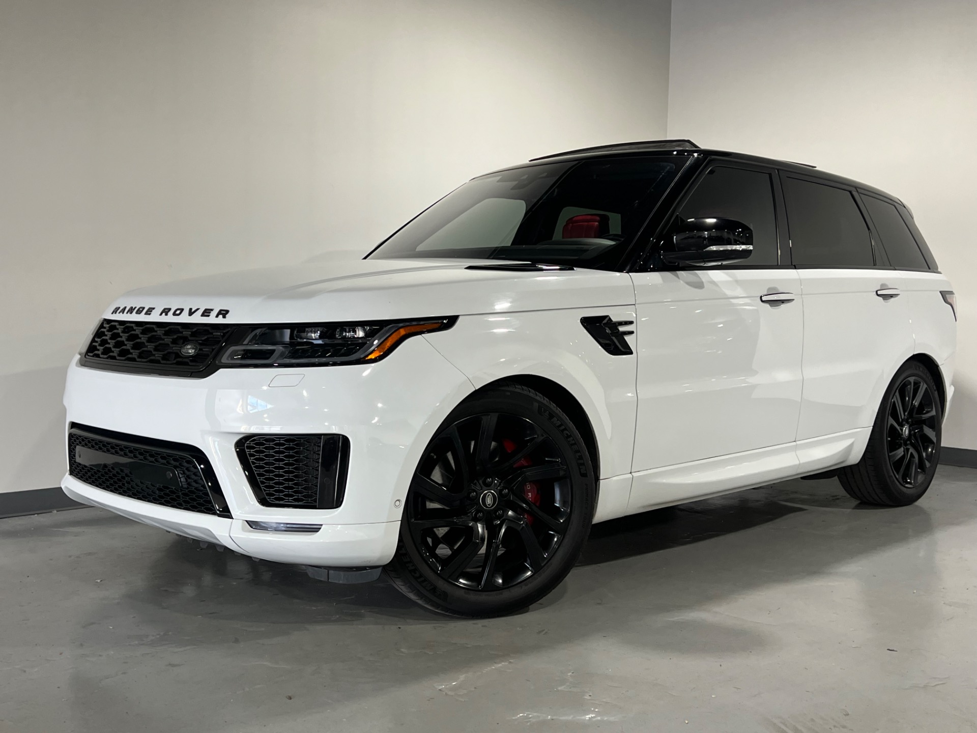 Used 2019 Fuji White Land Rover Range Rover Sport HSE DYNAMIC 4DR