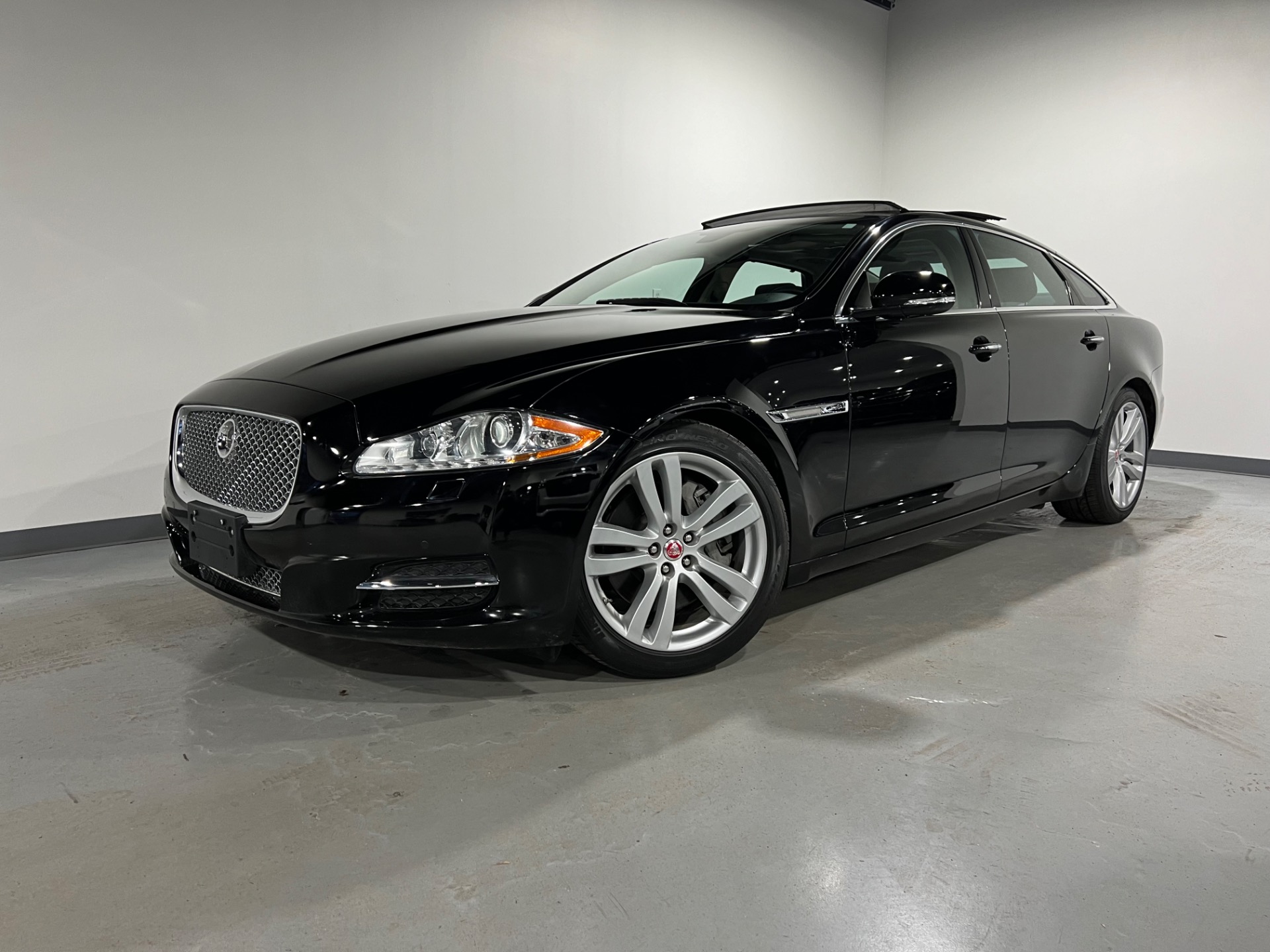 Jaguar Xjl Portfolio 2014