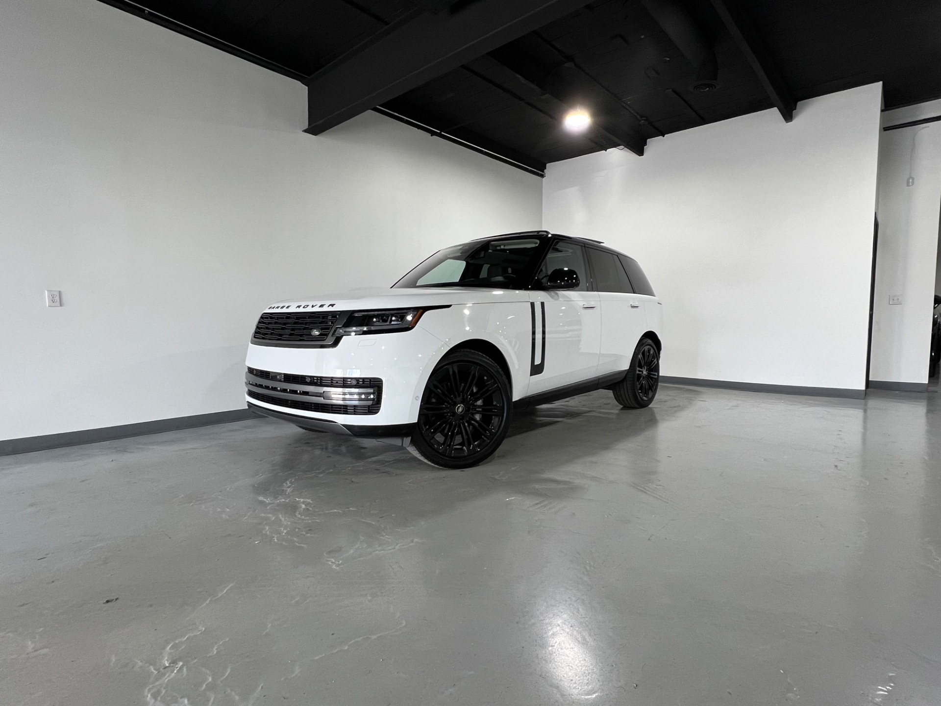 Prime Rover Used 2022 Fuji White Land Rover Range Rover P400 AWD P400 SE For Sale ...
