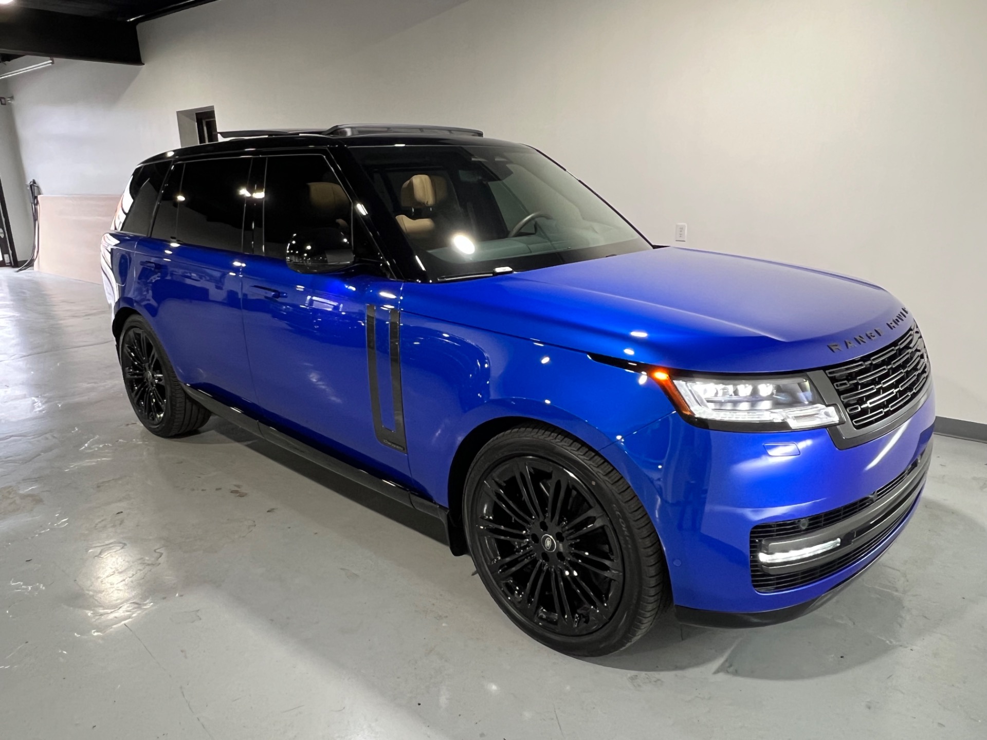Used 2024 Velocity Blue Ultra Metallic Gloss Land Rover Range Rover ...
