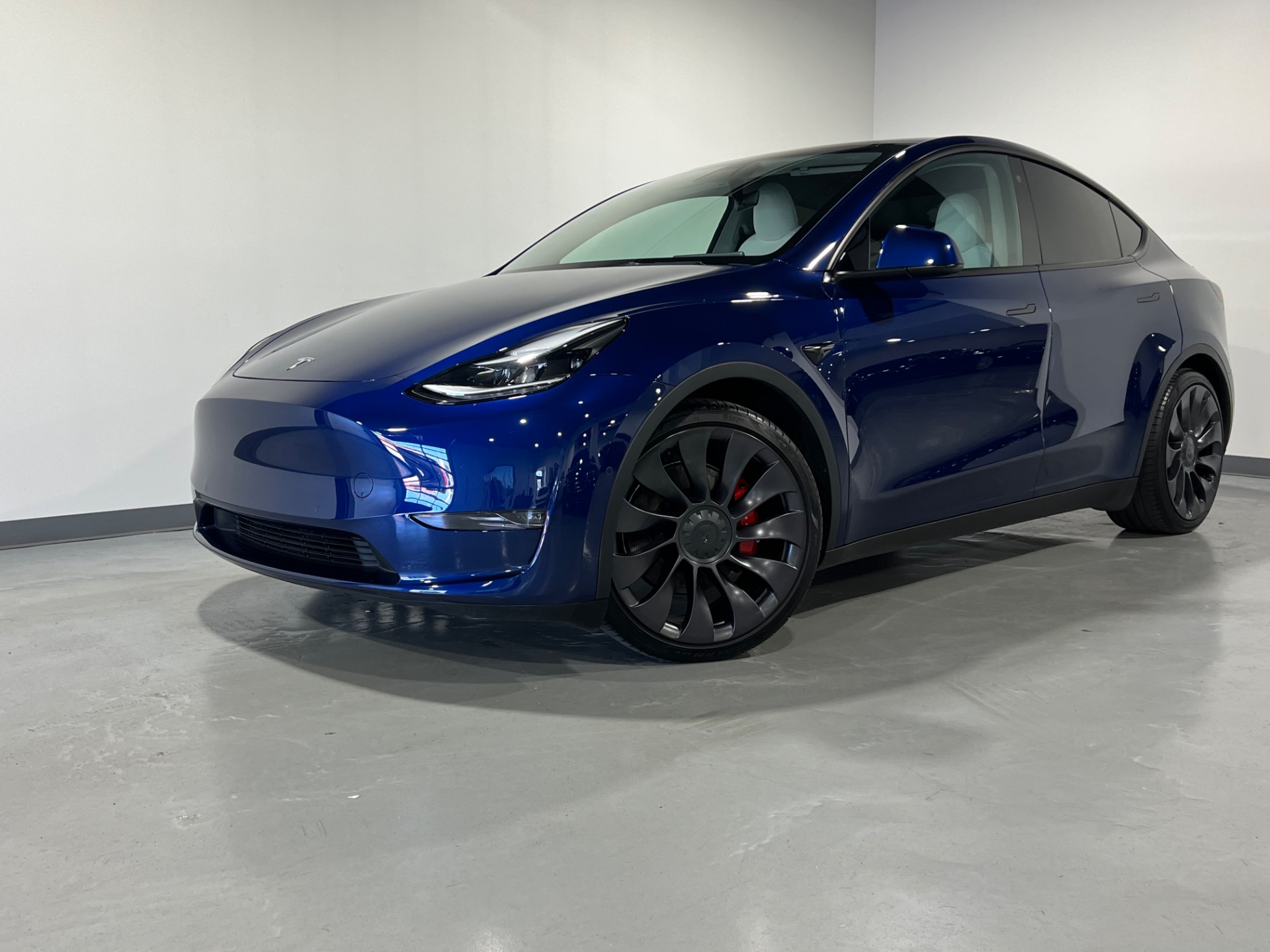 Used 2022 Deep Blue Metallic Tesla Model Y performance awd Used 2022 Deep Blue Metallic Tesla Model Y performance awd