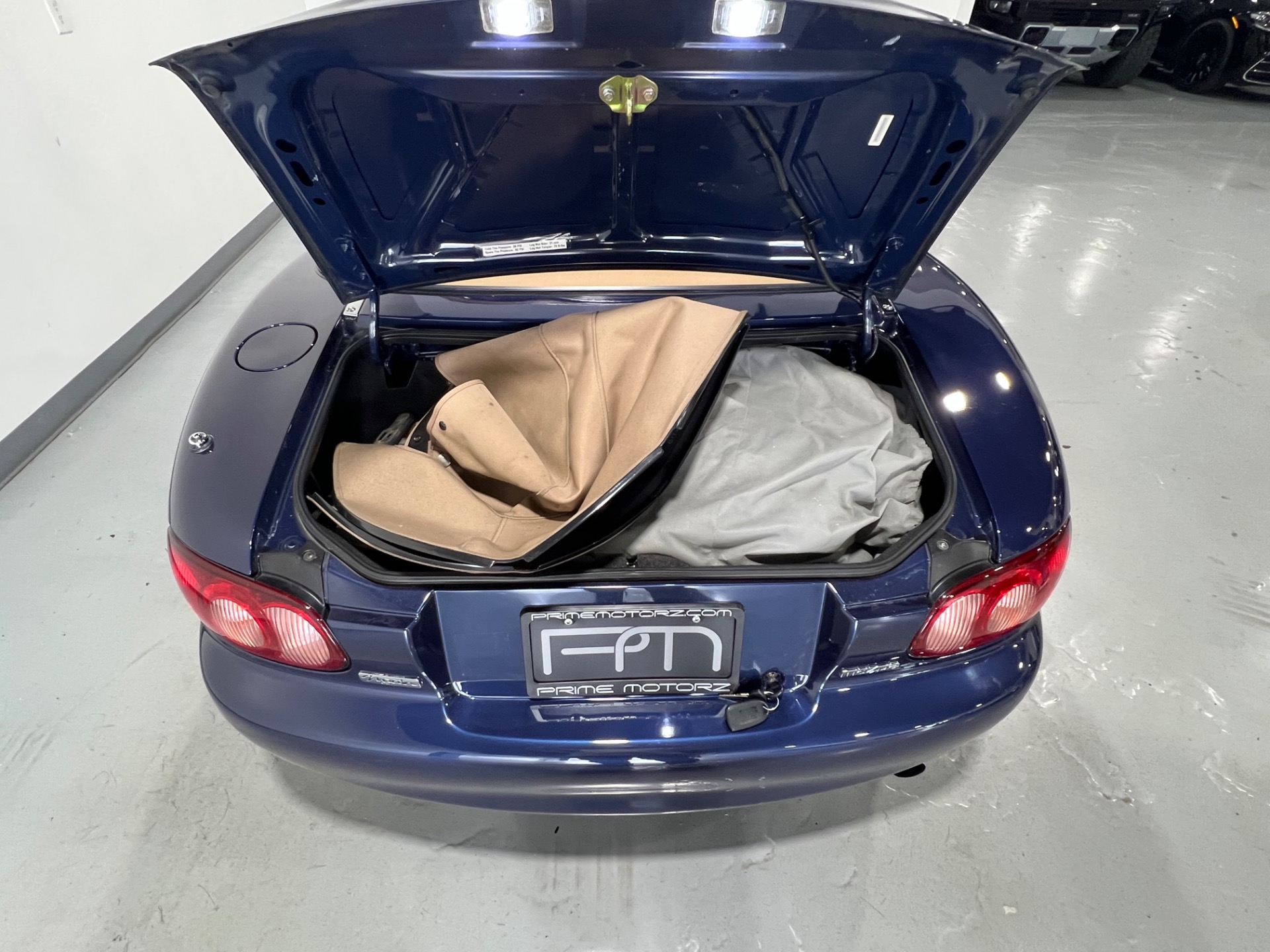 Used 2002 Blue-Metallic Mazda MX-5 Miata sport suspension pkg se