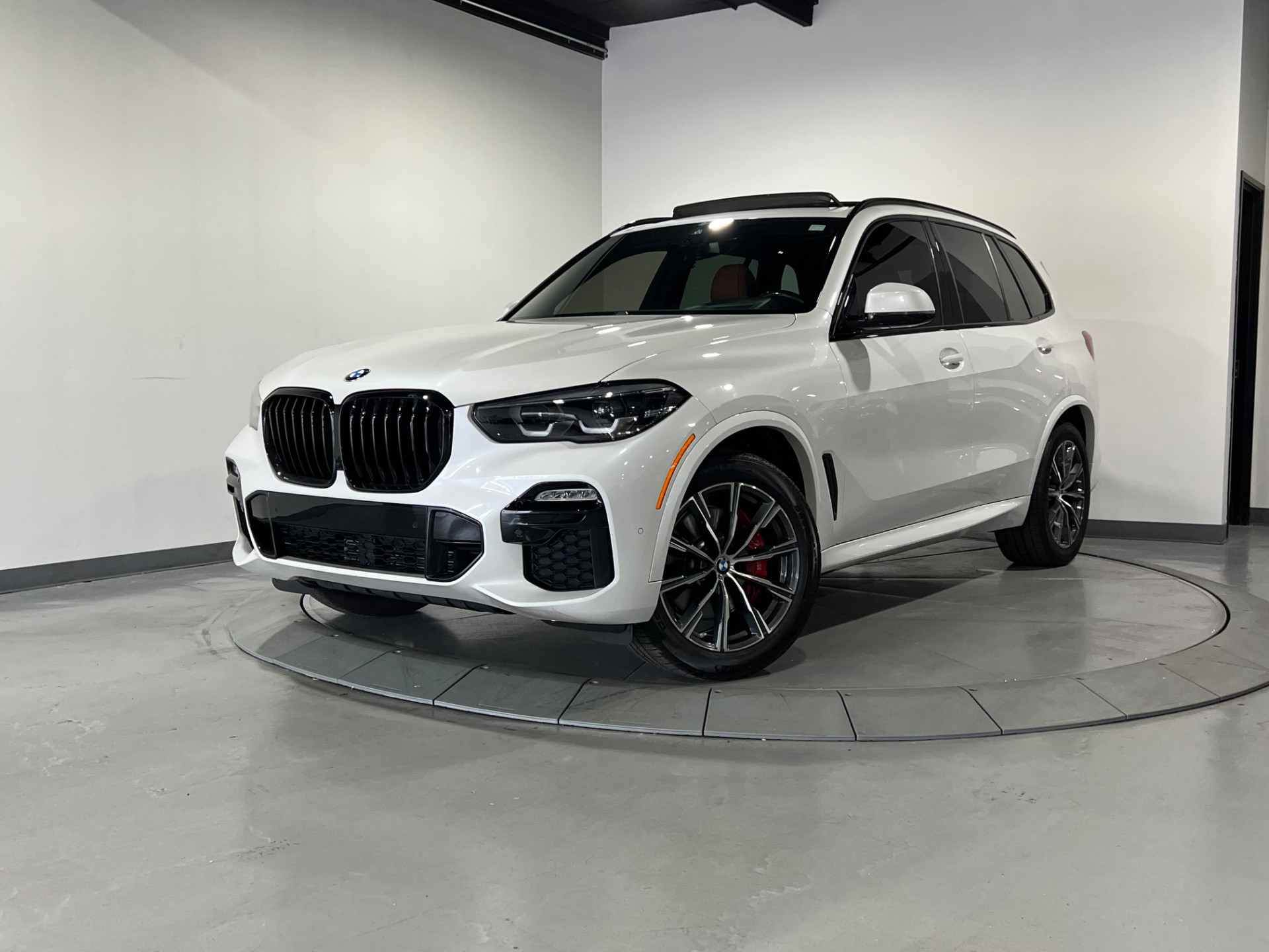 Used 2021 Mineral White Metallic BMW X5 40I XDRIVE 4DR M SPORT