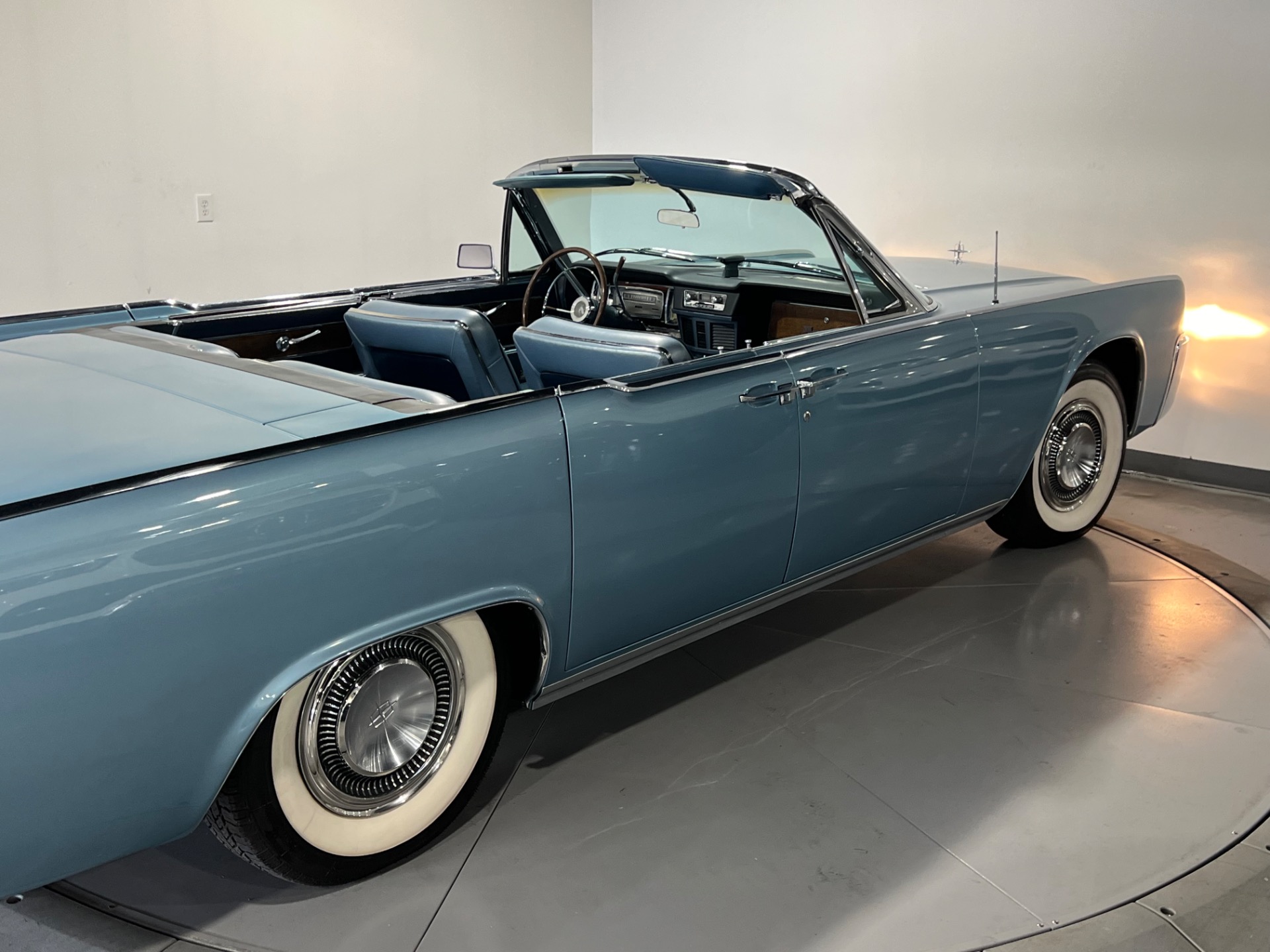 Fontaine（Undercover2種類、スカイブルー、サムプリント） Used 1963 Blue-Metallic Lincoln Continental Sedan Convertible For