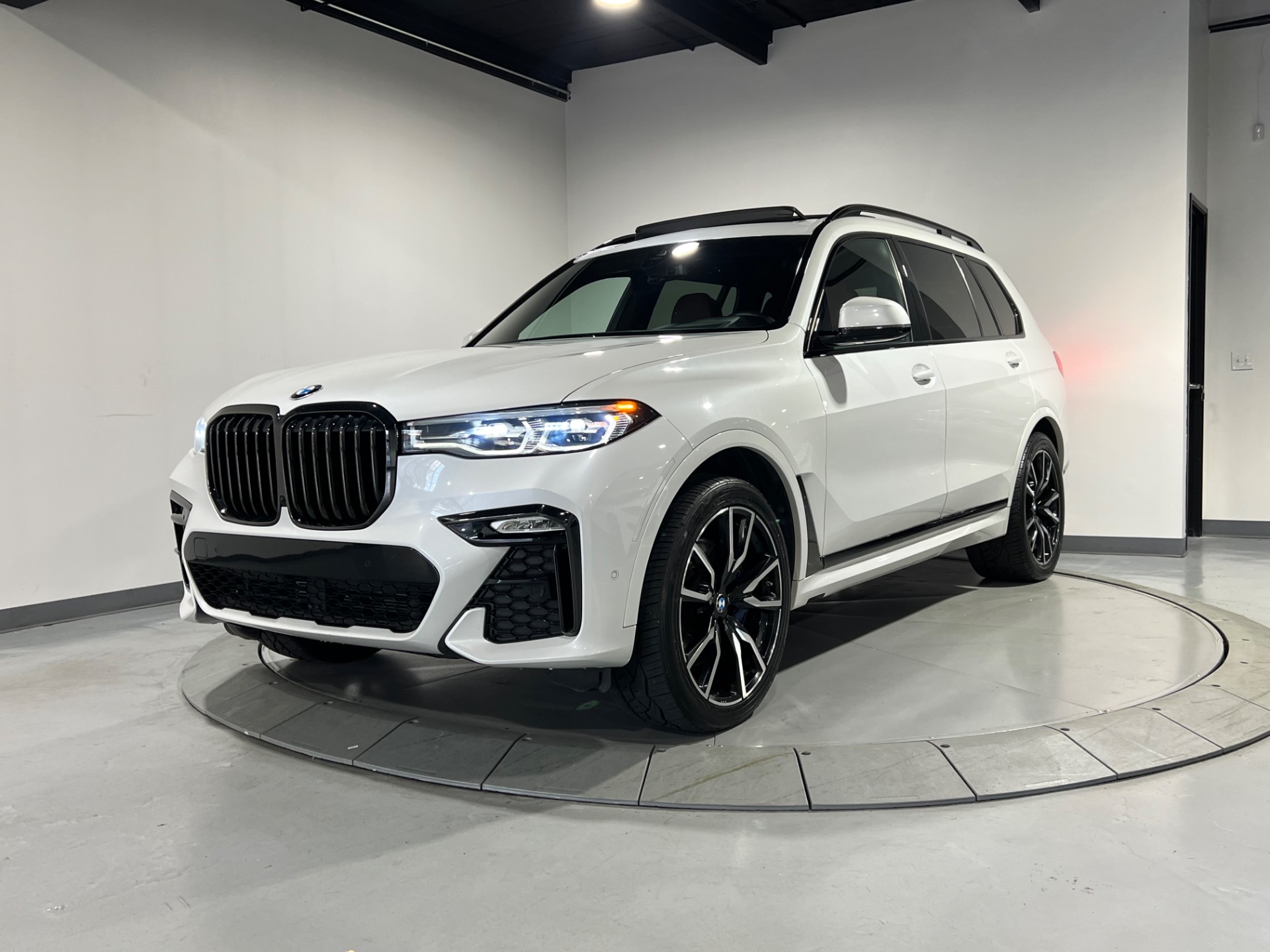 Used 2019 Mineral White Metallic BMW X7 M-Sport Dynamic Pkg AWD ...