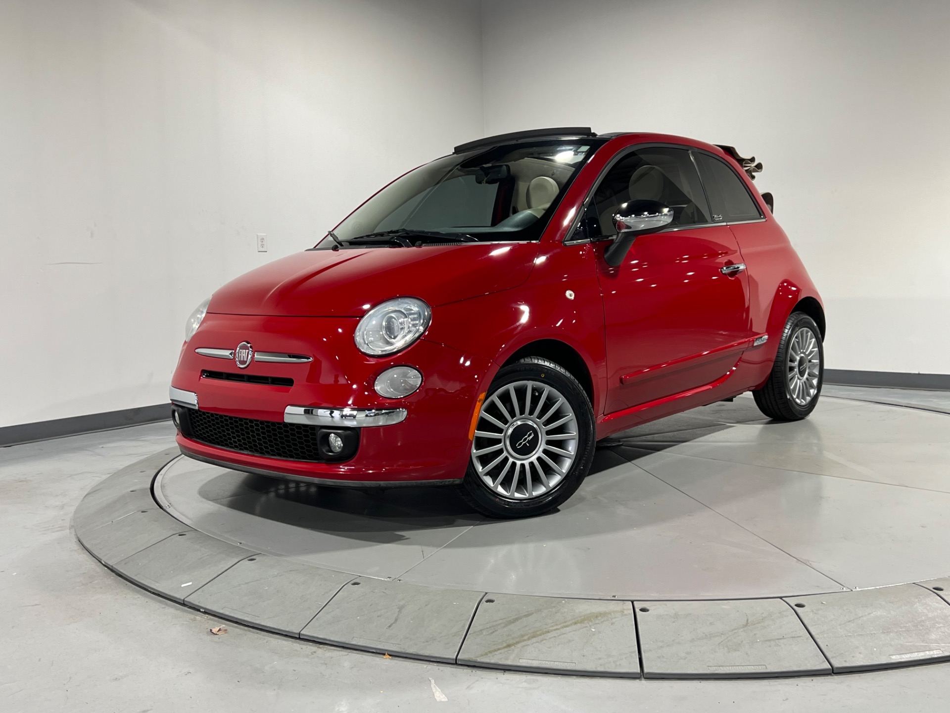 Used 2014 Rosso FIAT 500c Lounge Convertible Lounge For Sale (Sold