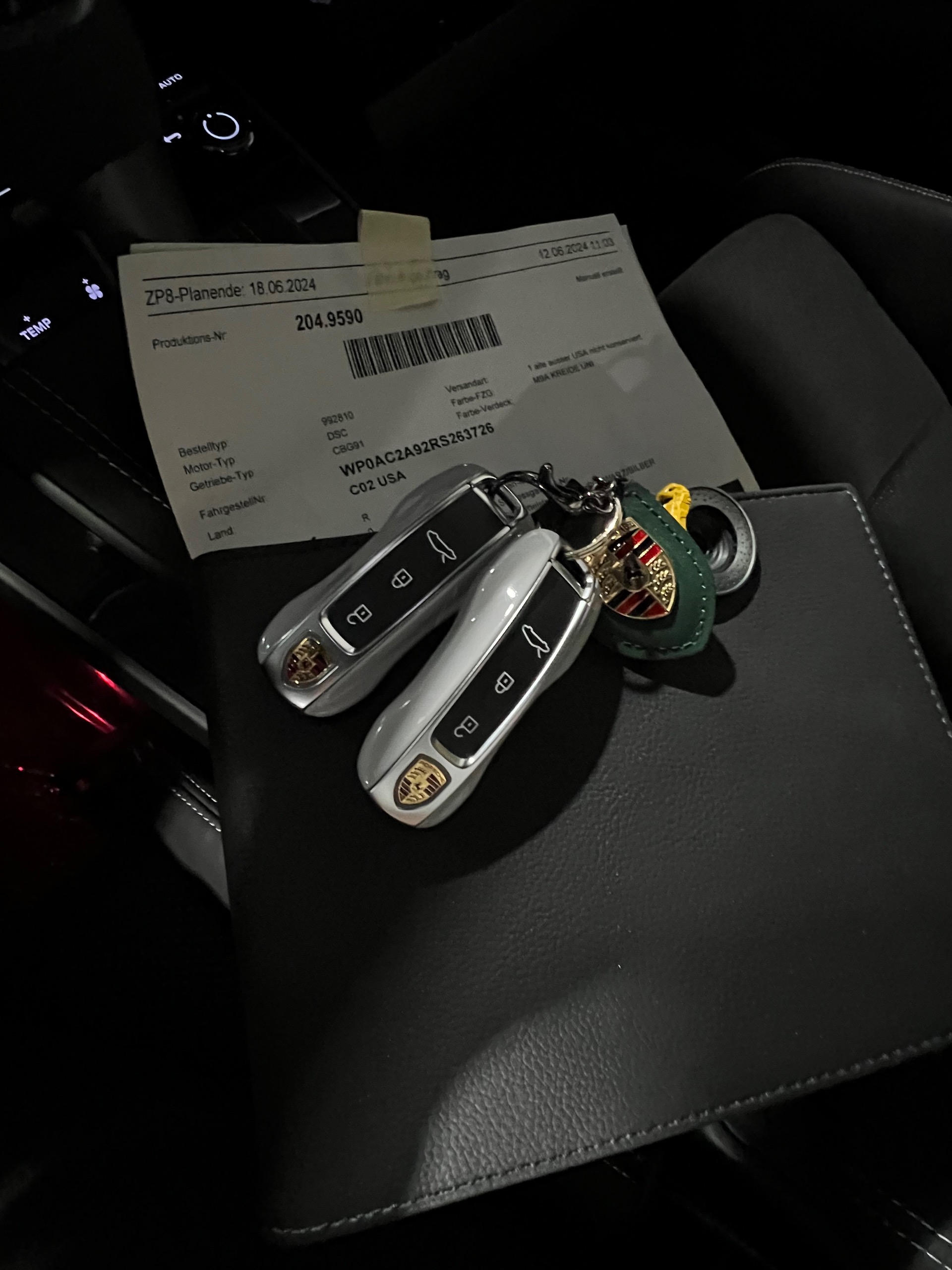 【TKs様ご依頼分】4点セット Used 2024 Chalk Porsche 911 GT3 W/Matching Porsche GT3 Watch GT3
