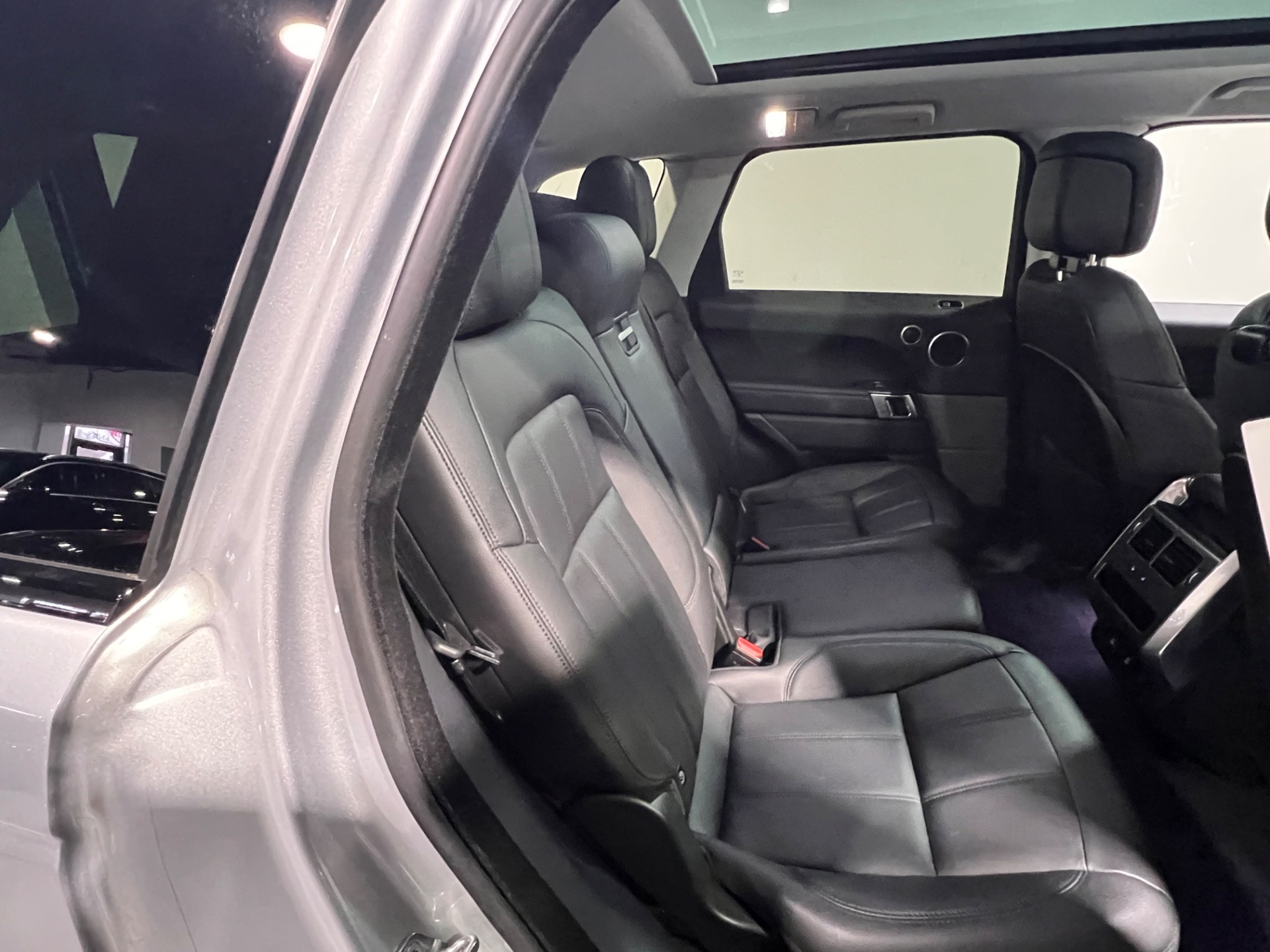 Used 2018 Indus Silver Metallic Land Rover Range Rover Sport AWD SE For ...
