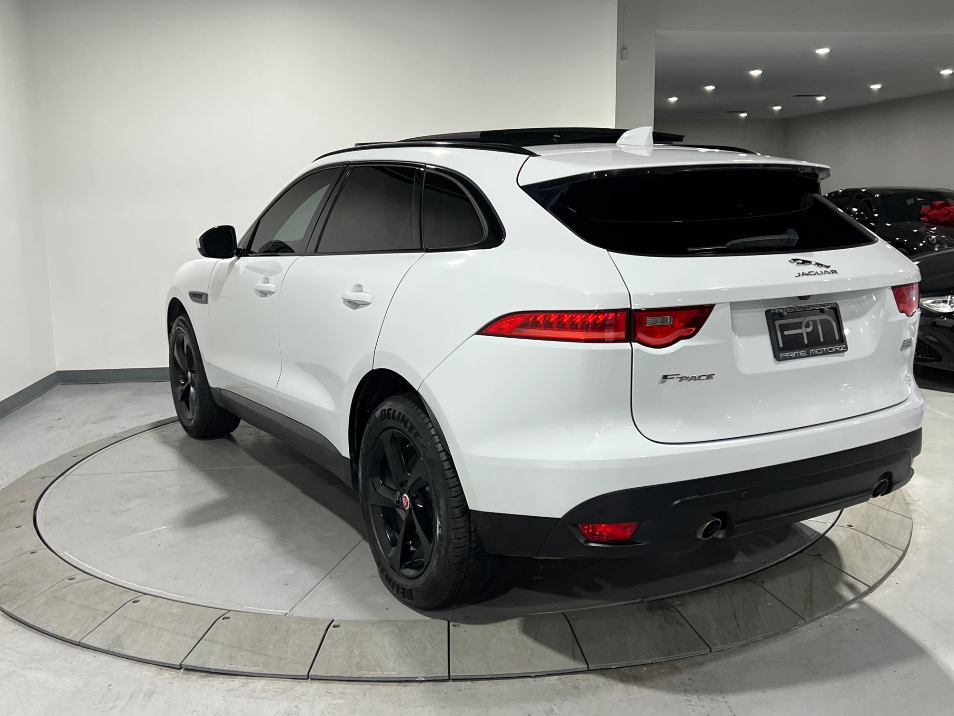 2019 Jaguar F Pace 25tnull