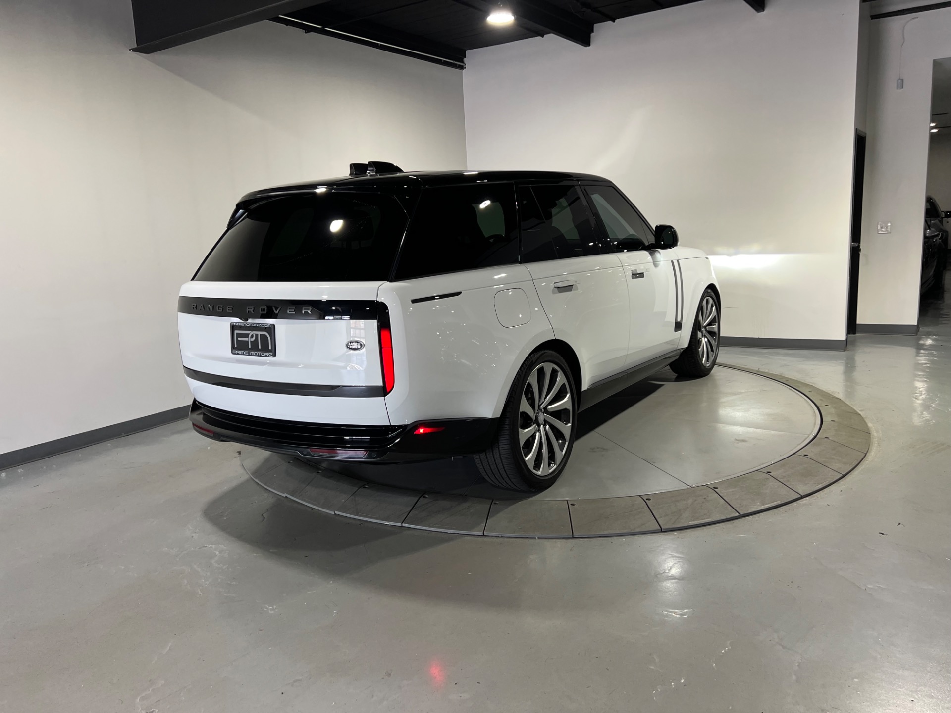 Used 2023 Fuji White Land Rover Range Rover P400 AWD P400 SE For Sale ...