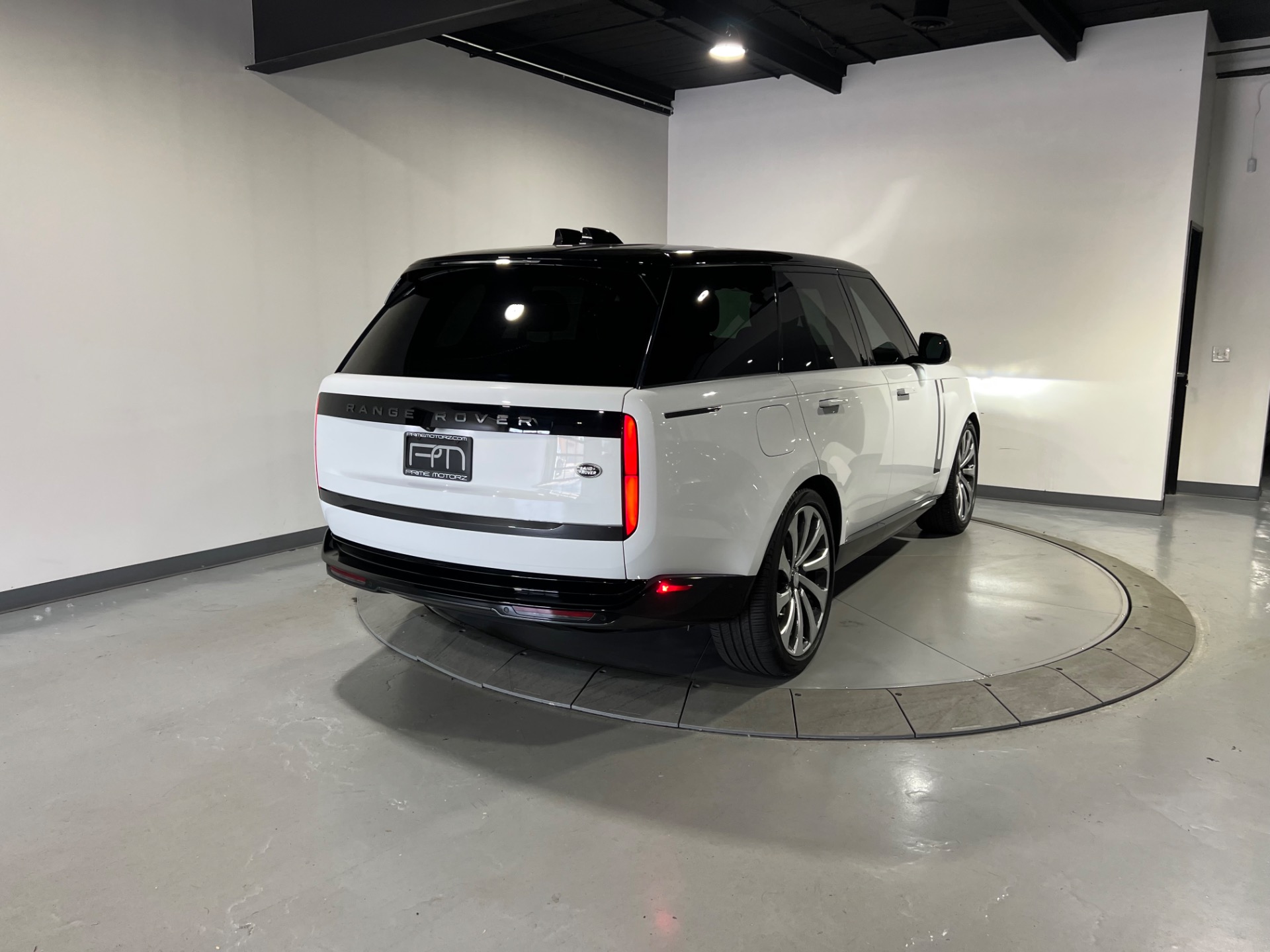 Used 2023 Fuji White Land Rover Range Rover P400 AWD P400 SE For Sale ...