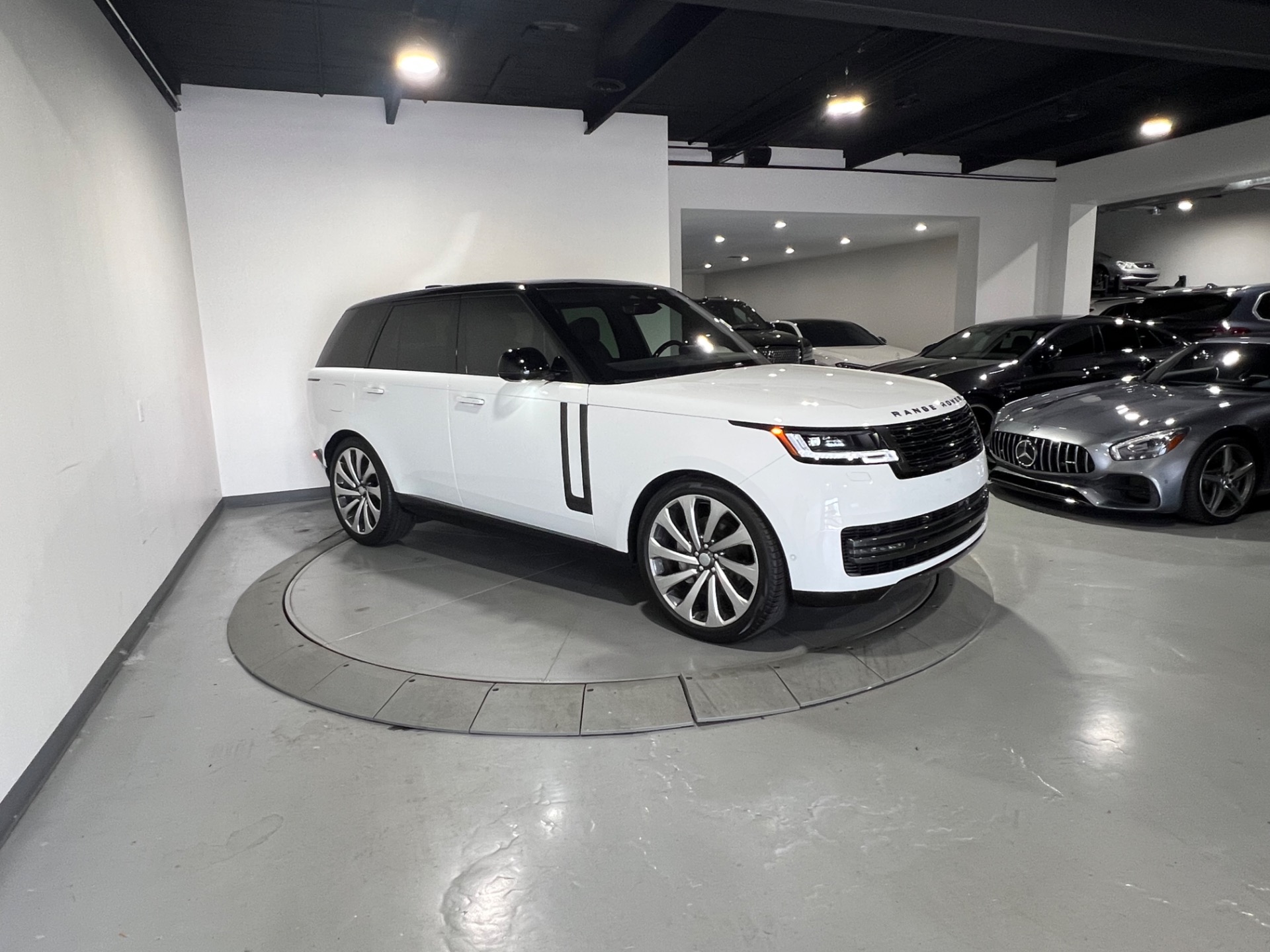 Used 2023 Fuji White Land Rover Range Rover P400 AWD P400 SE For Sale ...