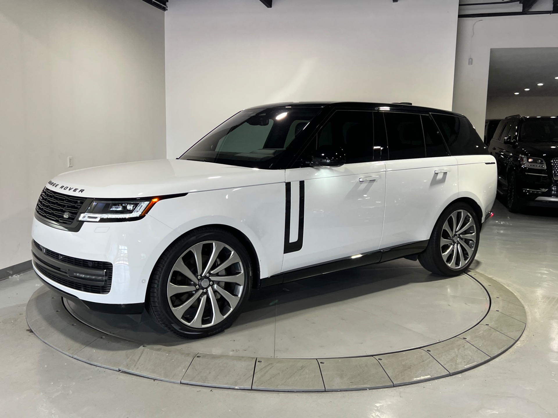 Used 2023 Fuji White Land Rover Range Rover P400 AWD P400 SE For Sale ...