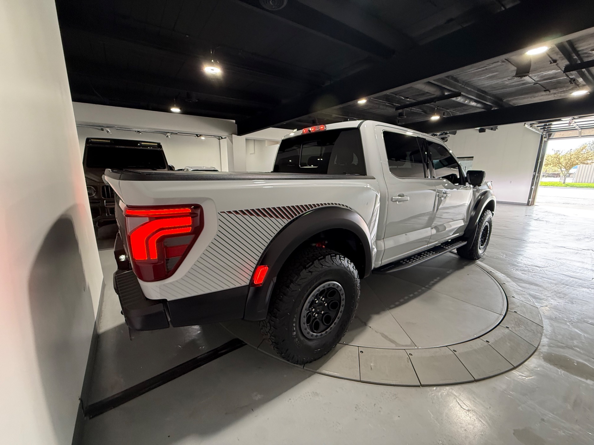 Used 2024 Avalanche Gray Ford F-150 RAPTOR SuperCrew 4x4 (802A) Raptor ...