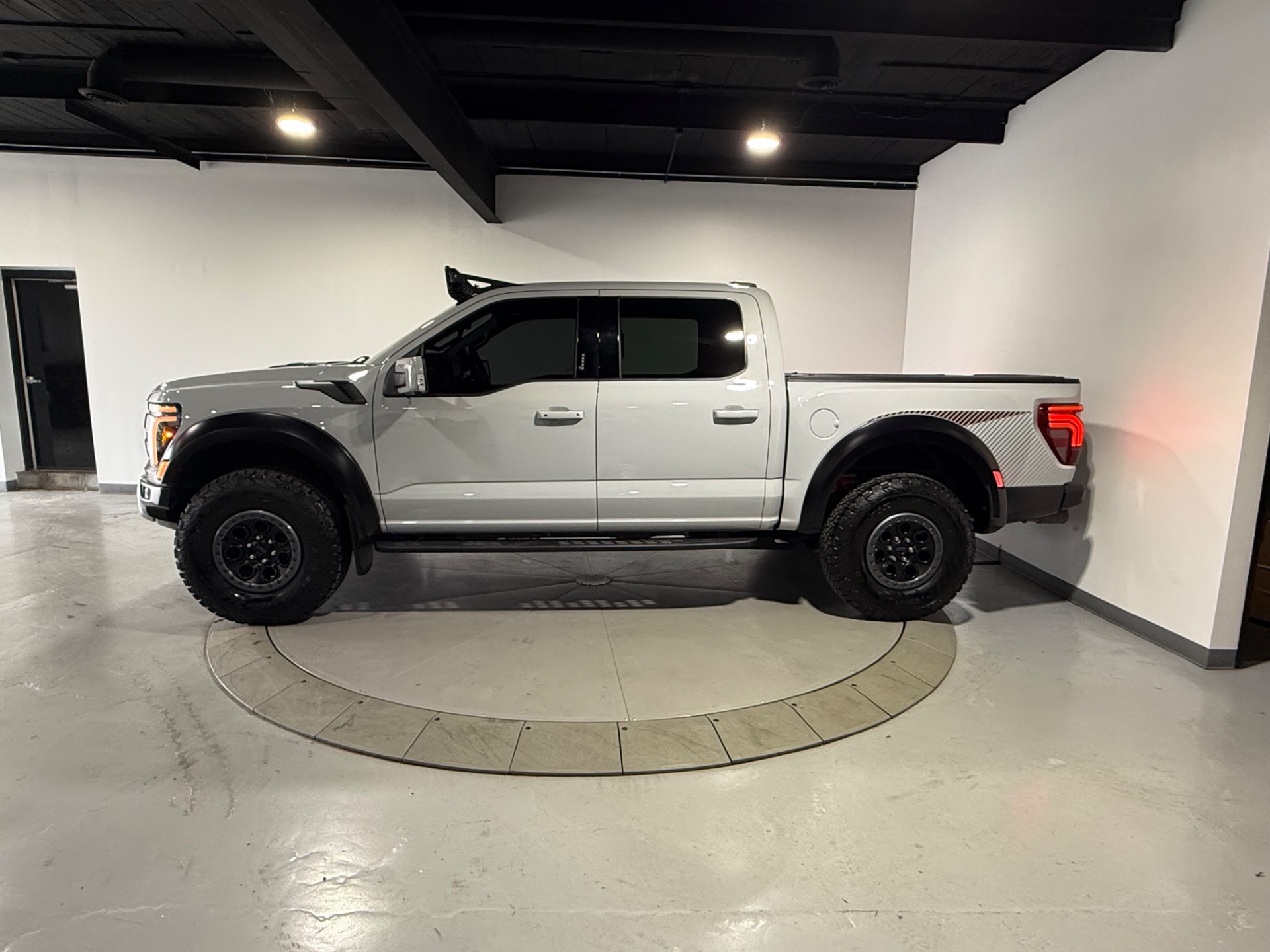 Used 2024 Avalanche Gray Ford F-150 RAPTOR SuperCrew 4x4 (802A) Raptor ...