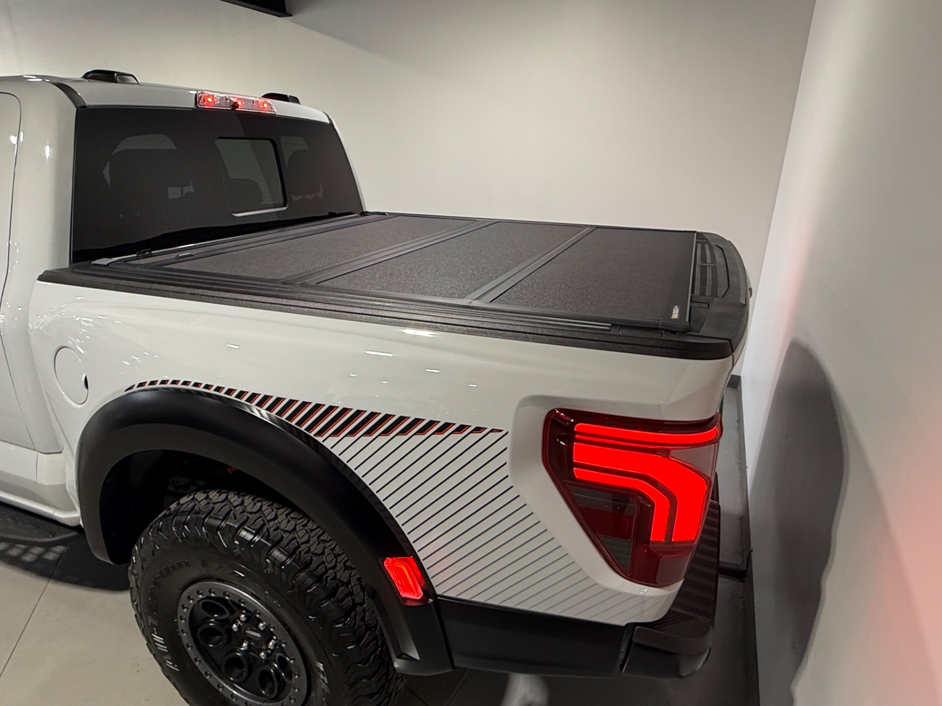 Used 2024 Avalanche Gray Ford F-150 RAPTOR SuperCrew 4x4 (802A) Raptor ...