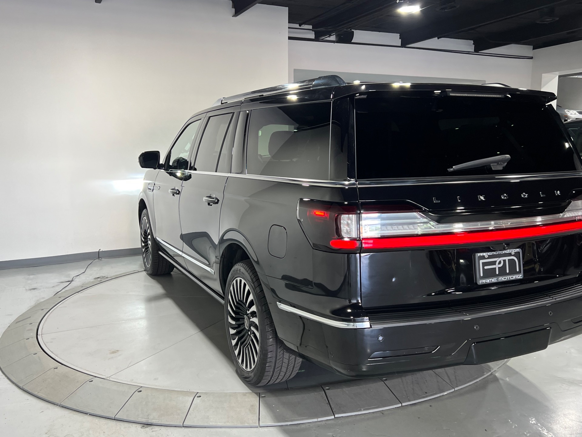 Used 2021 Infinite Black Lincoln Navigator L BLACK LABEL 4DR SUV
