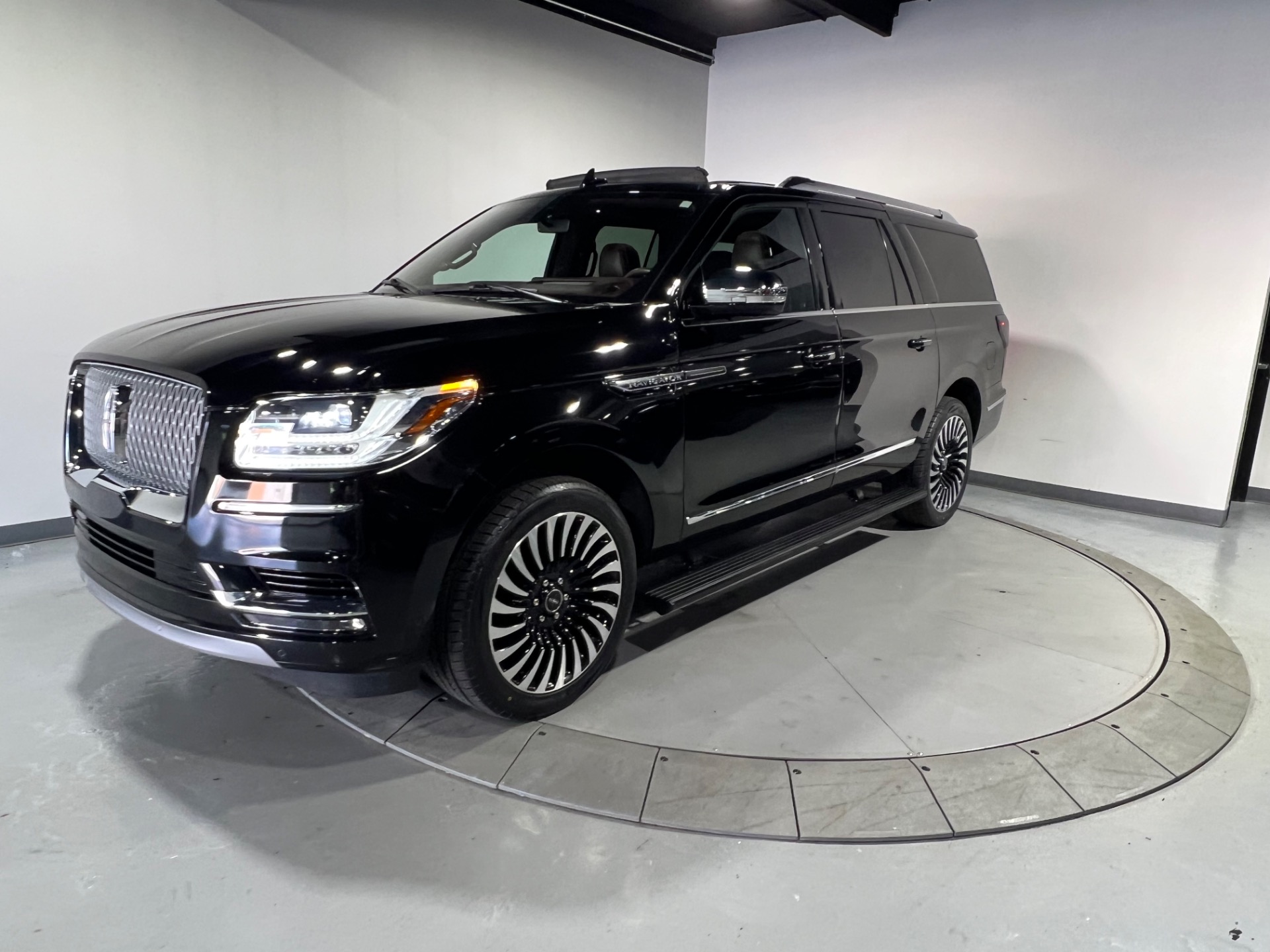 Used 2021 Infinite Black Lincoln Navigator L BLACK LABEL 4DR SUV
