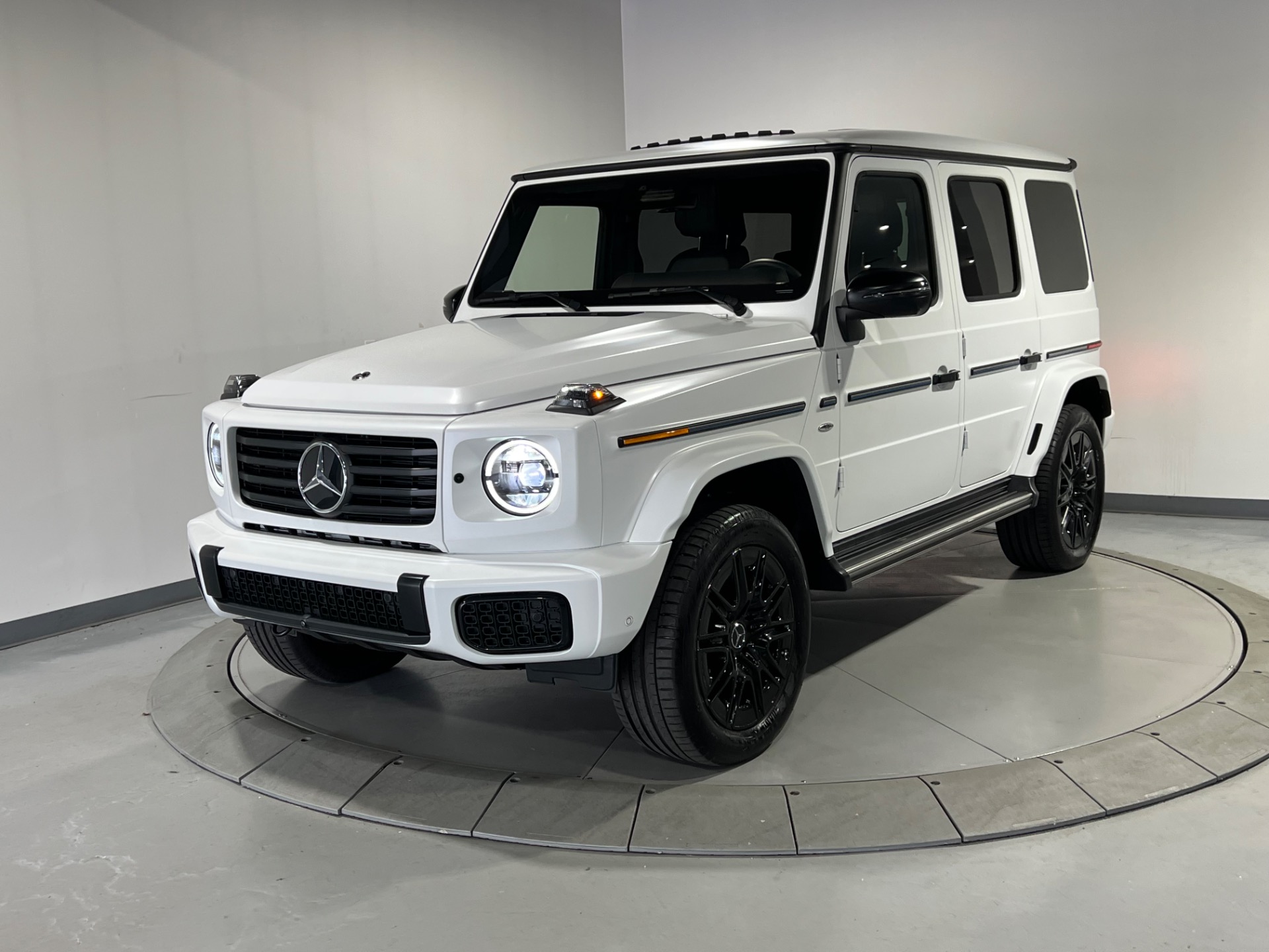 Used 2025 MANUFAKTUR Moonlight White Metallic Mercedes-Benz G