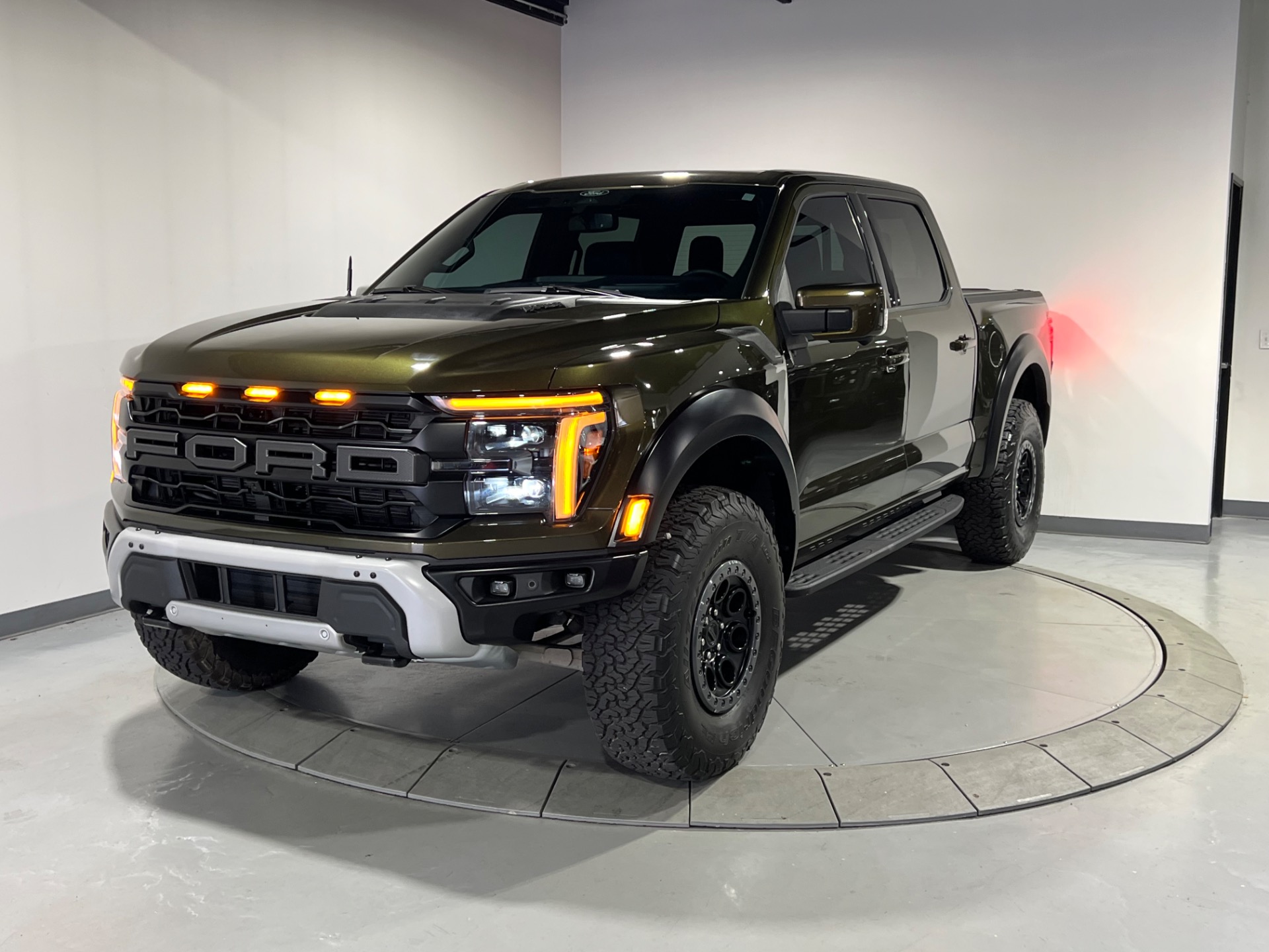 Green Ford F 150 Raptrer R Used 2025 Shelter Green Ford F-150 RAPTOR SUPERCREW 4WD PPF Hard ...