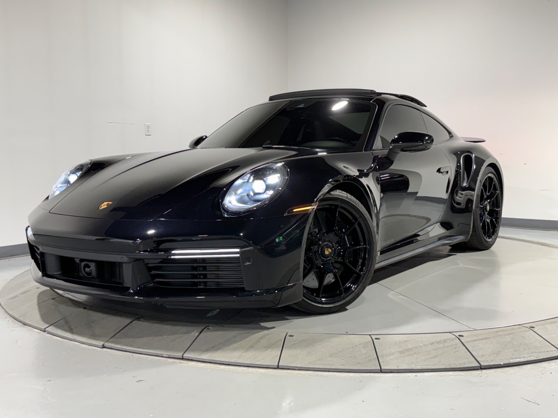 ブラック36 Used 2022 Jet Black Metallic Porsche 911 TURBO S AWD COUPE 640hp