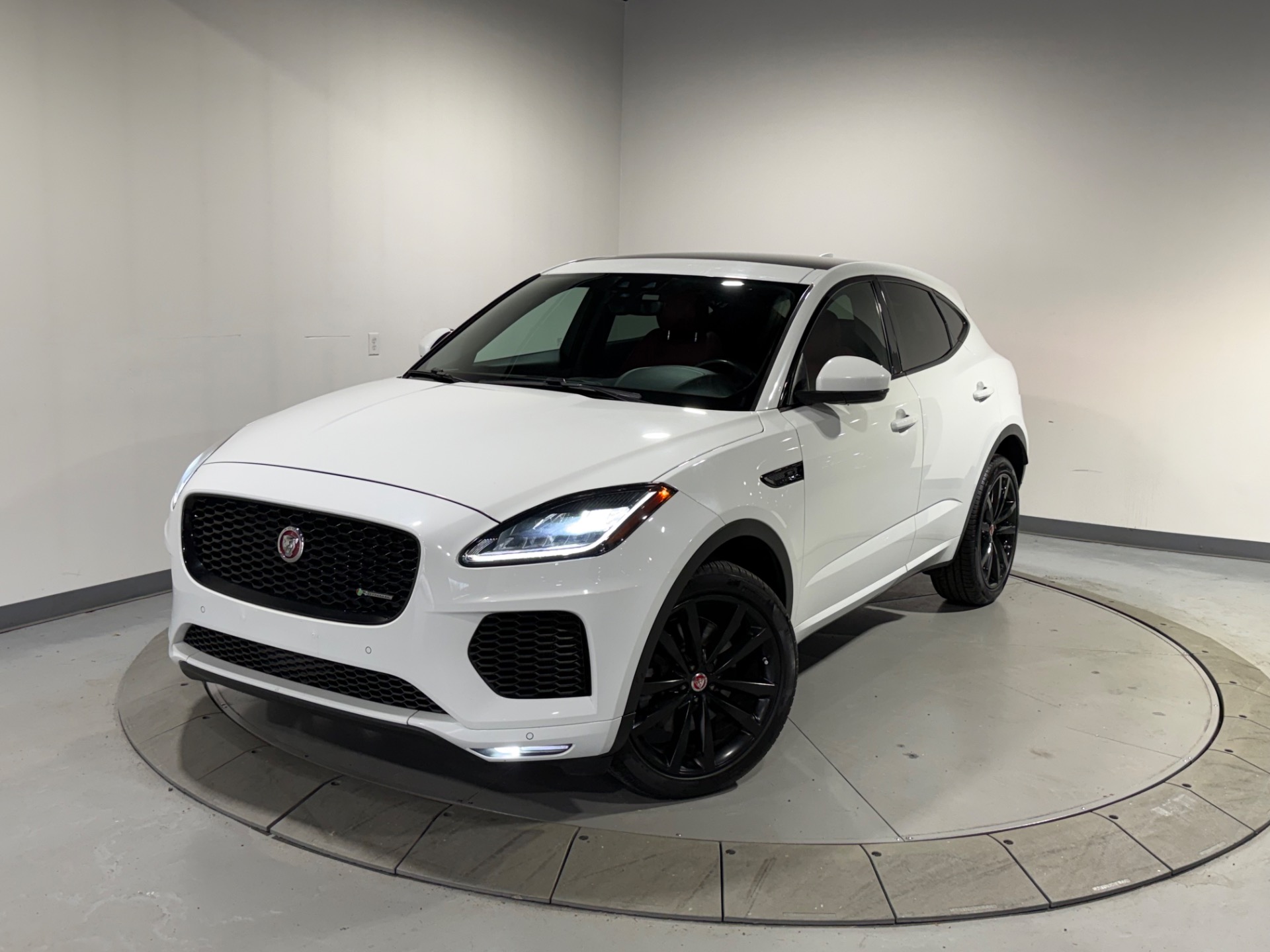 Used 2019 Fuji White Jaguar E-PACE P300 R Dynamic AWD P300 R-Dynamic SE ...