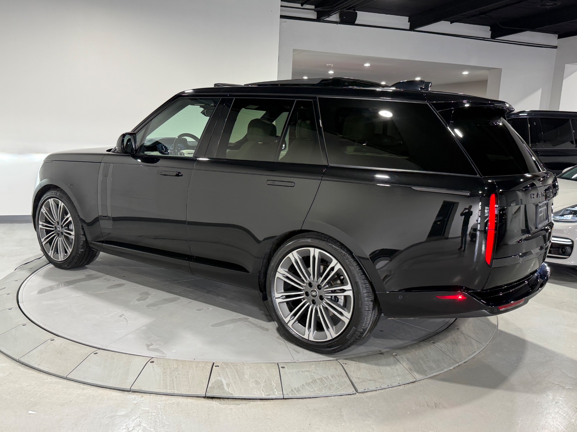 Used 2025 Santorini Black Metallic Land Rover Range Rover P400 AWD