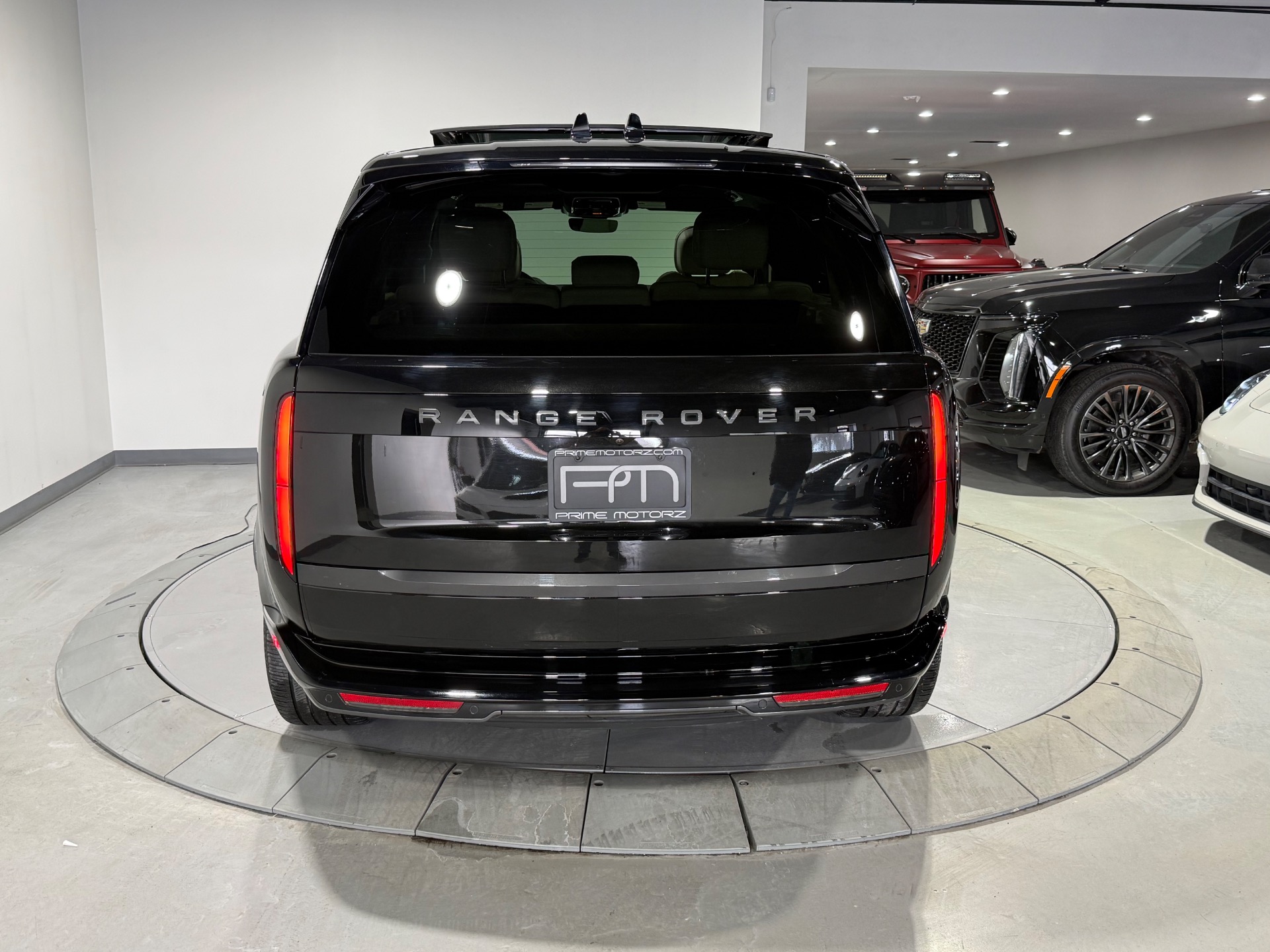 Used 2025 Santorini Black Metallic Land Rover Range Rover P400 AWD