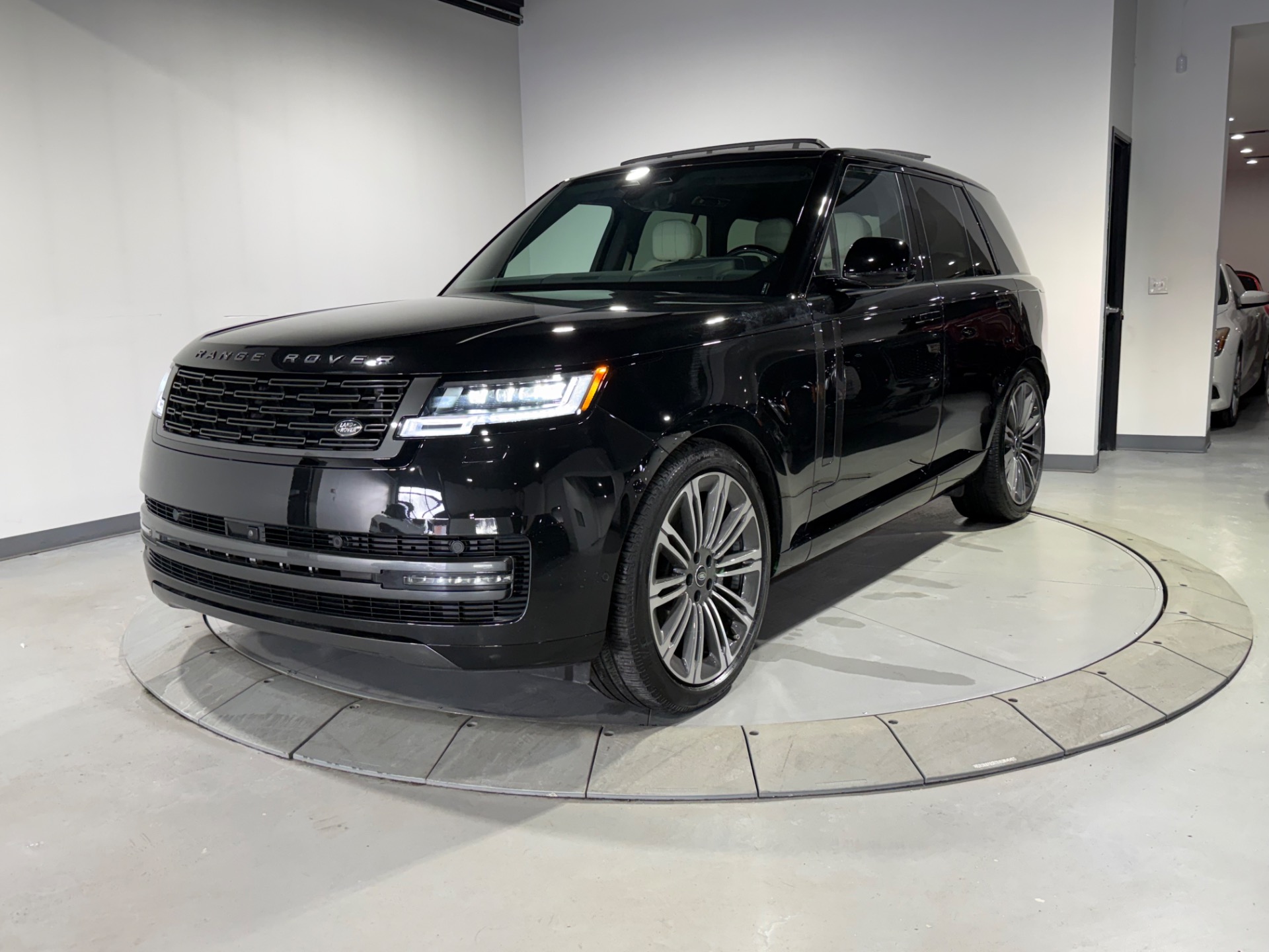 Used 2025 Santorini Black Metallic Land Rover Range Rover P400 AWD
